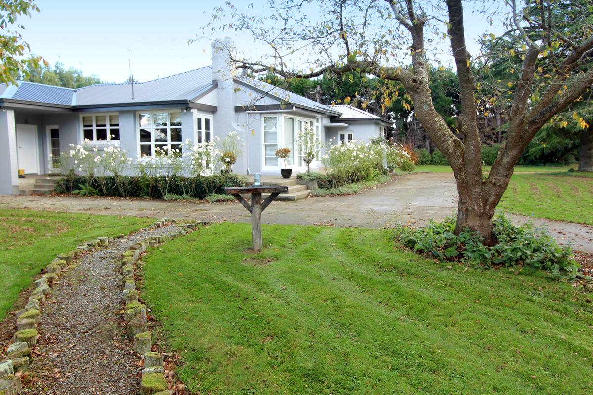 644 Ryal Bush Wallacetown Road, Wallacetown, Southland District Real