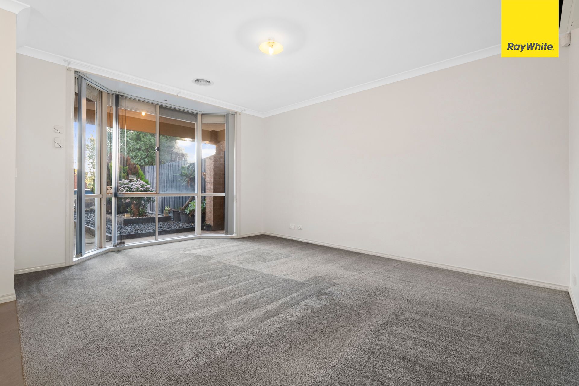 8 Hall Mark Place, Kurunjang, VIC 3337
