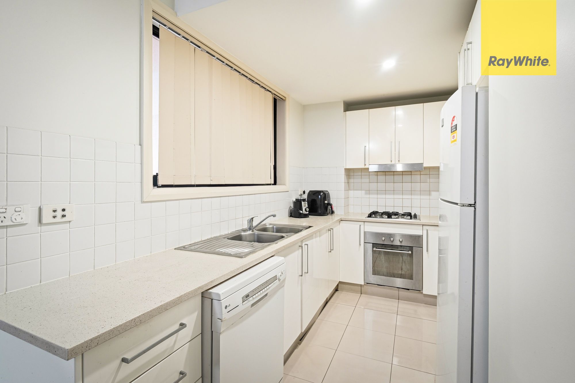 17/24 Campbell Street — photo 7 of 17