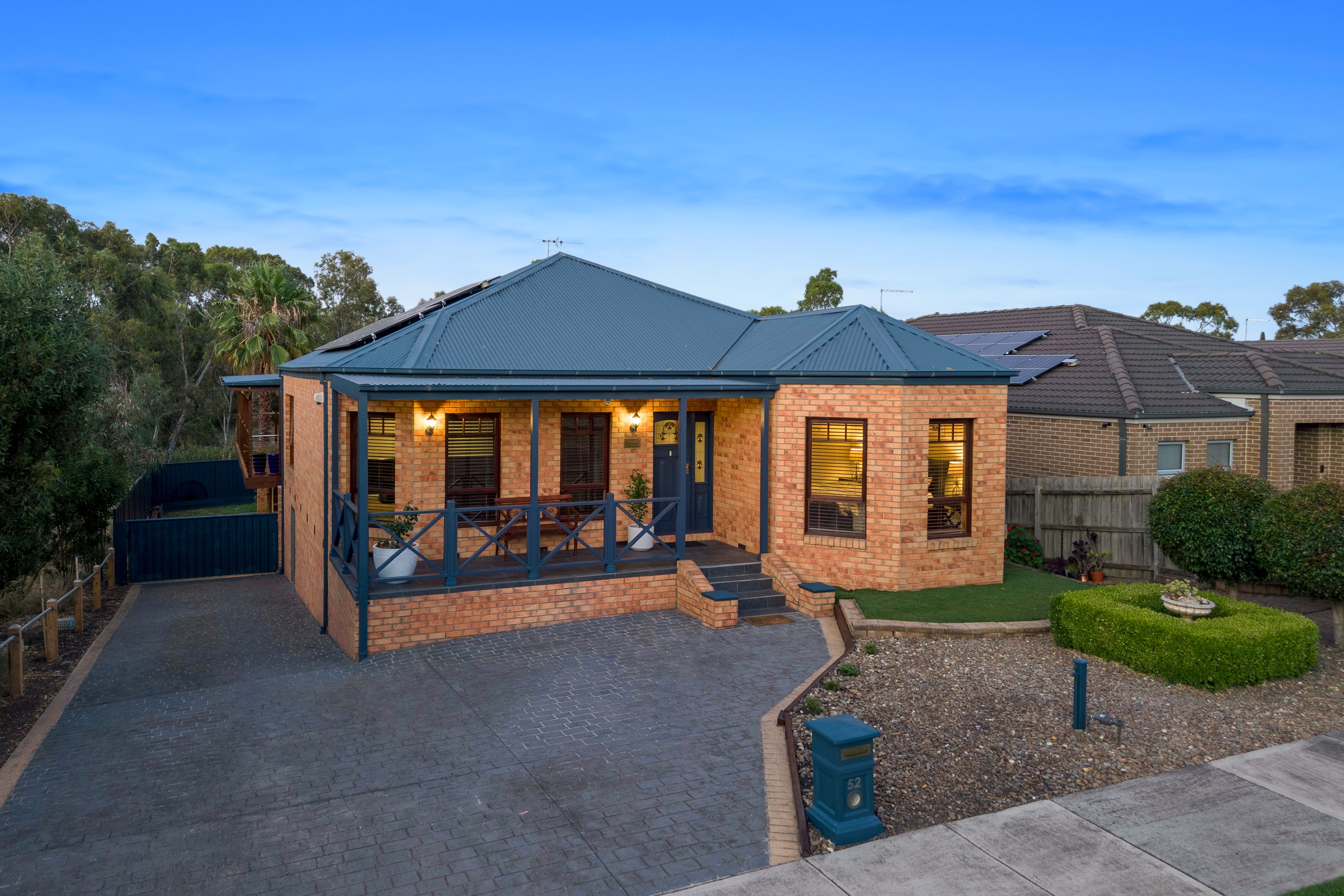 52 Axminster Drive, Craigieburn, VIC 3064