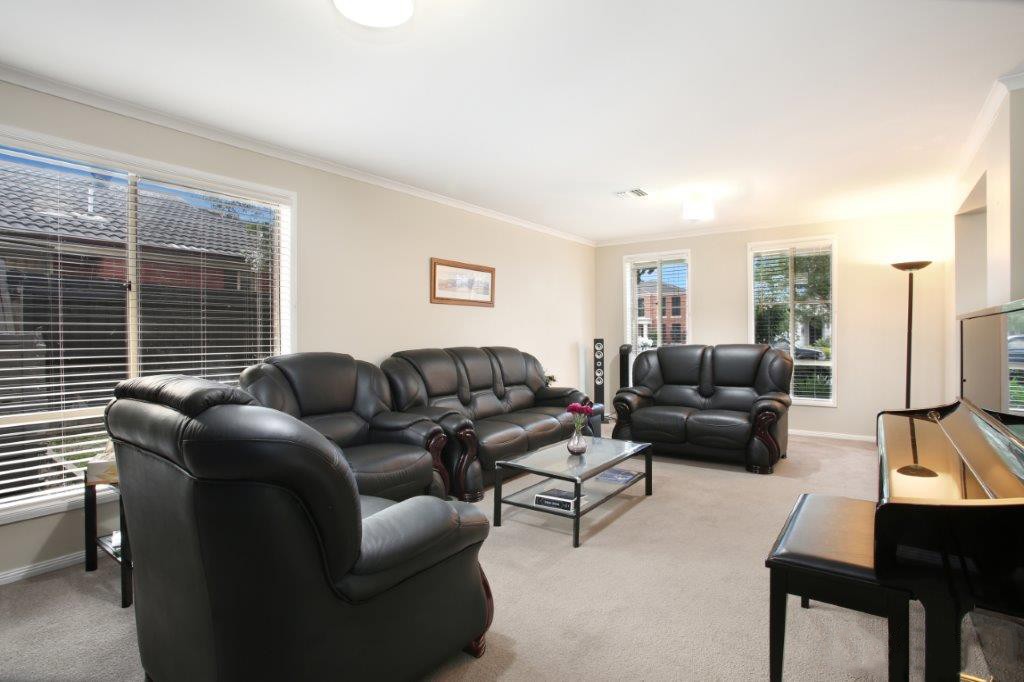 75 Robinswood Parade, Narre Warren South, VIC 3805