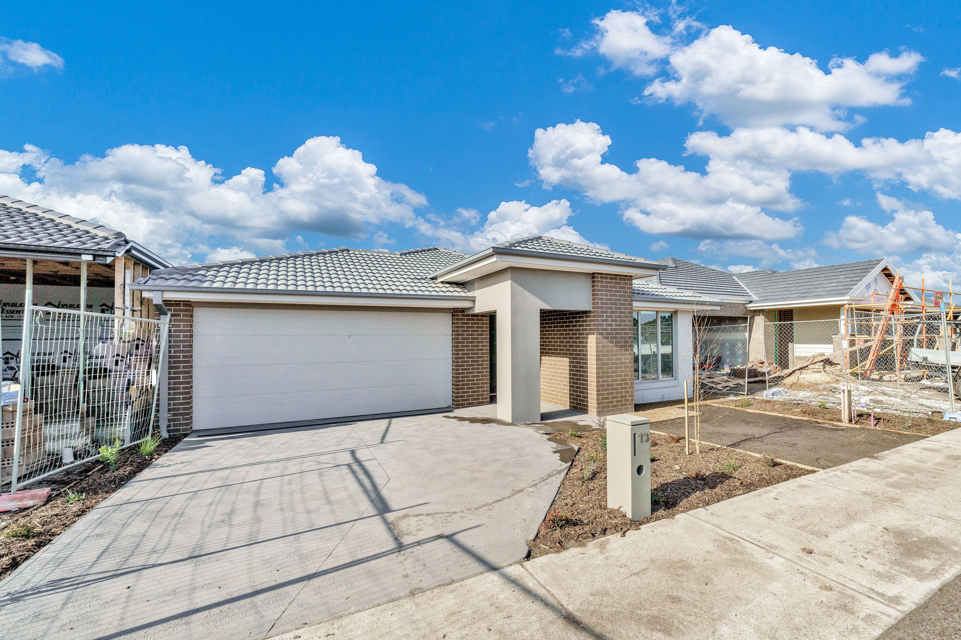 13 Bloodstone Way, Cranbourne East, VIC 3977