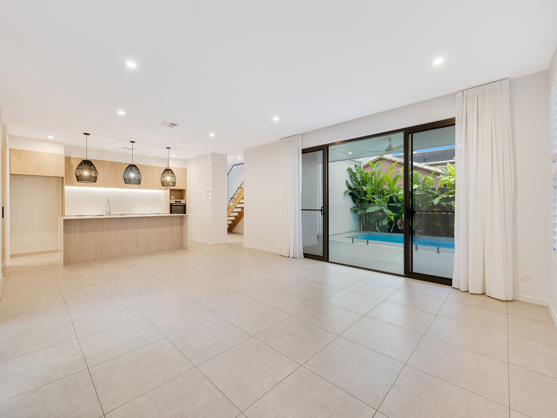 1/123 Karawatha Drive — photo 5 of 17