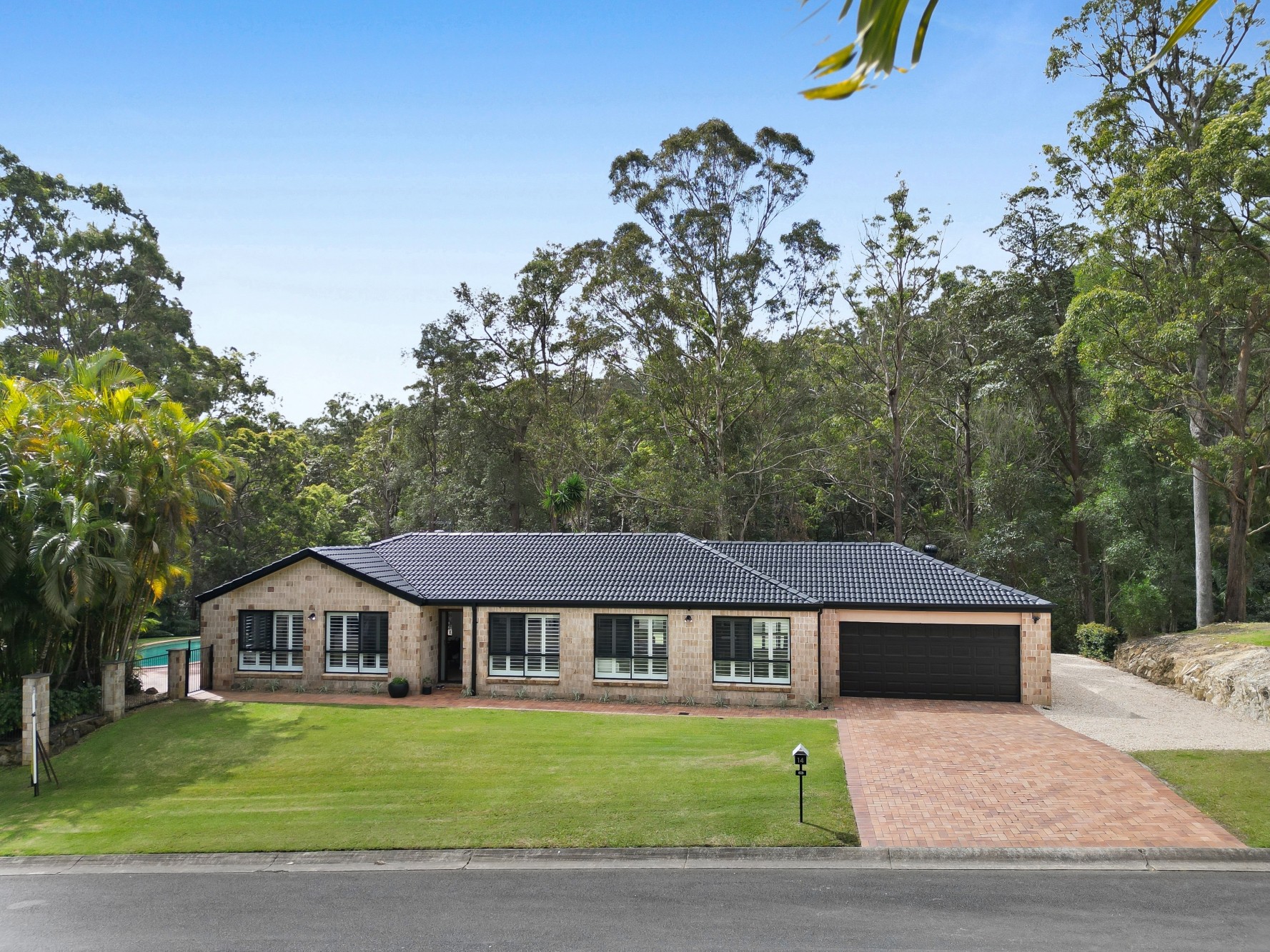 14 Lomatia Court, Bonogin, QLD 4213