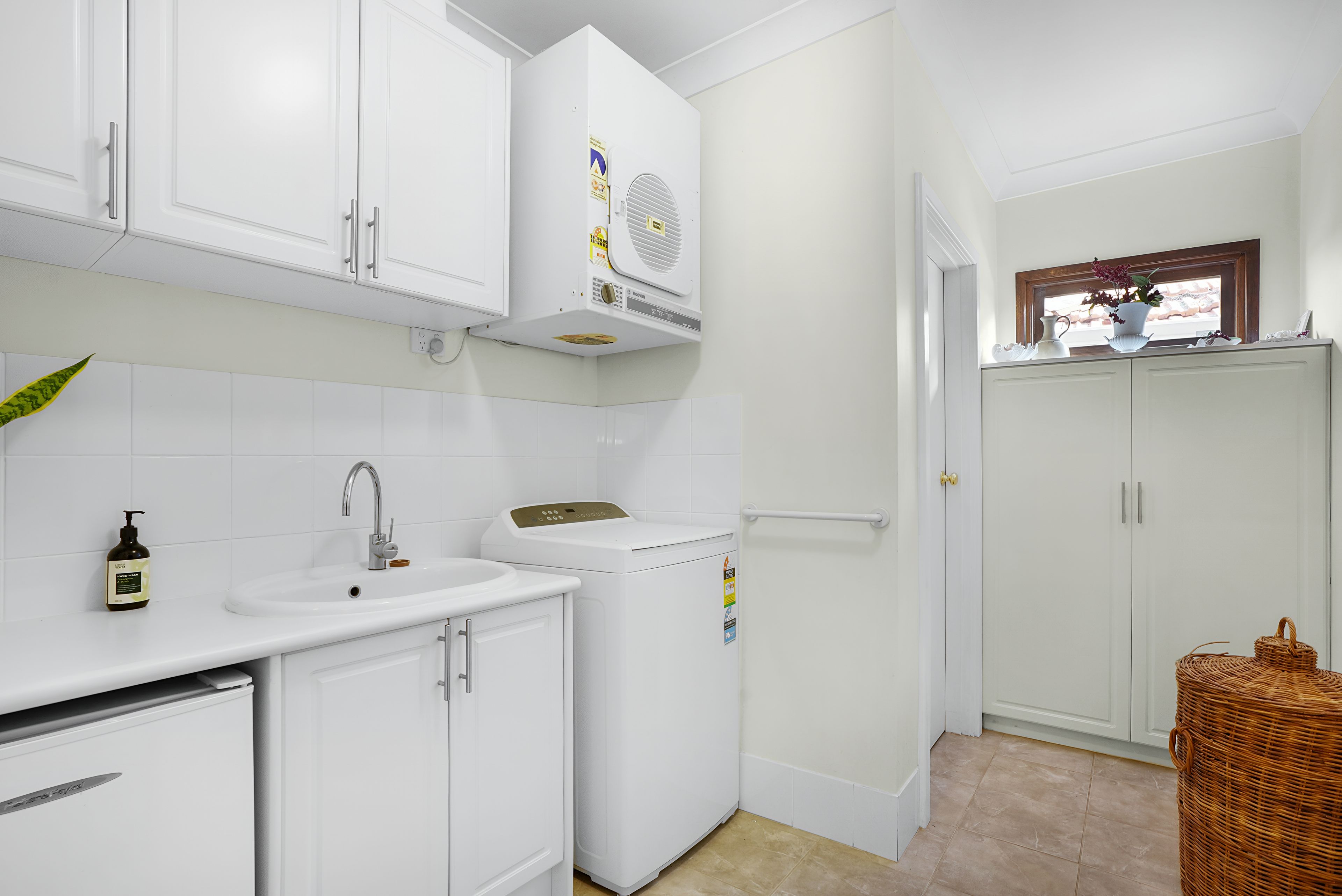 38 Melrose Crescent — photo 18 of 30