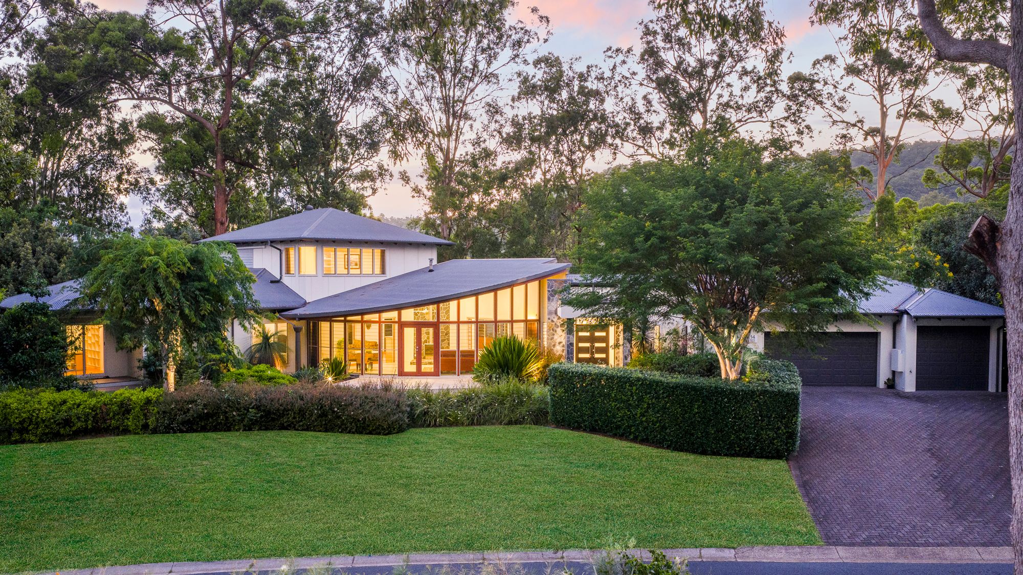 14 Earle Court