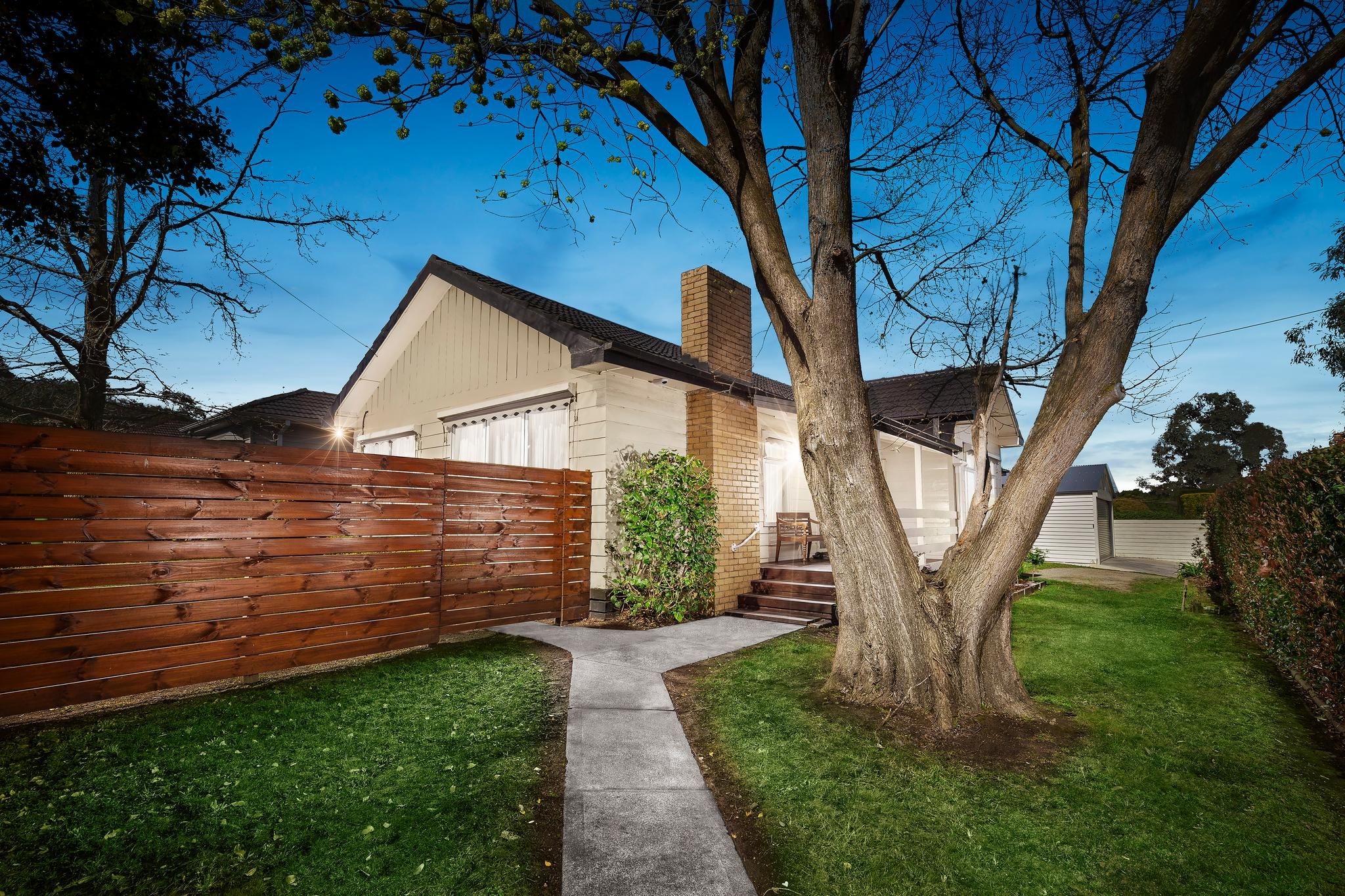 23 Sinclair Crescent, Macleod VIC 3085