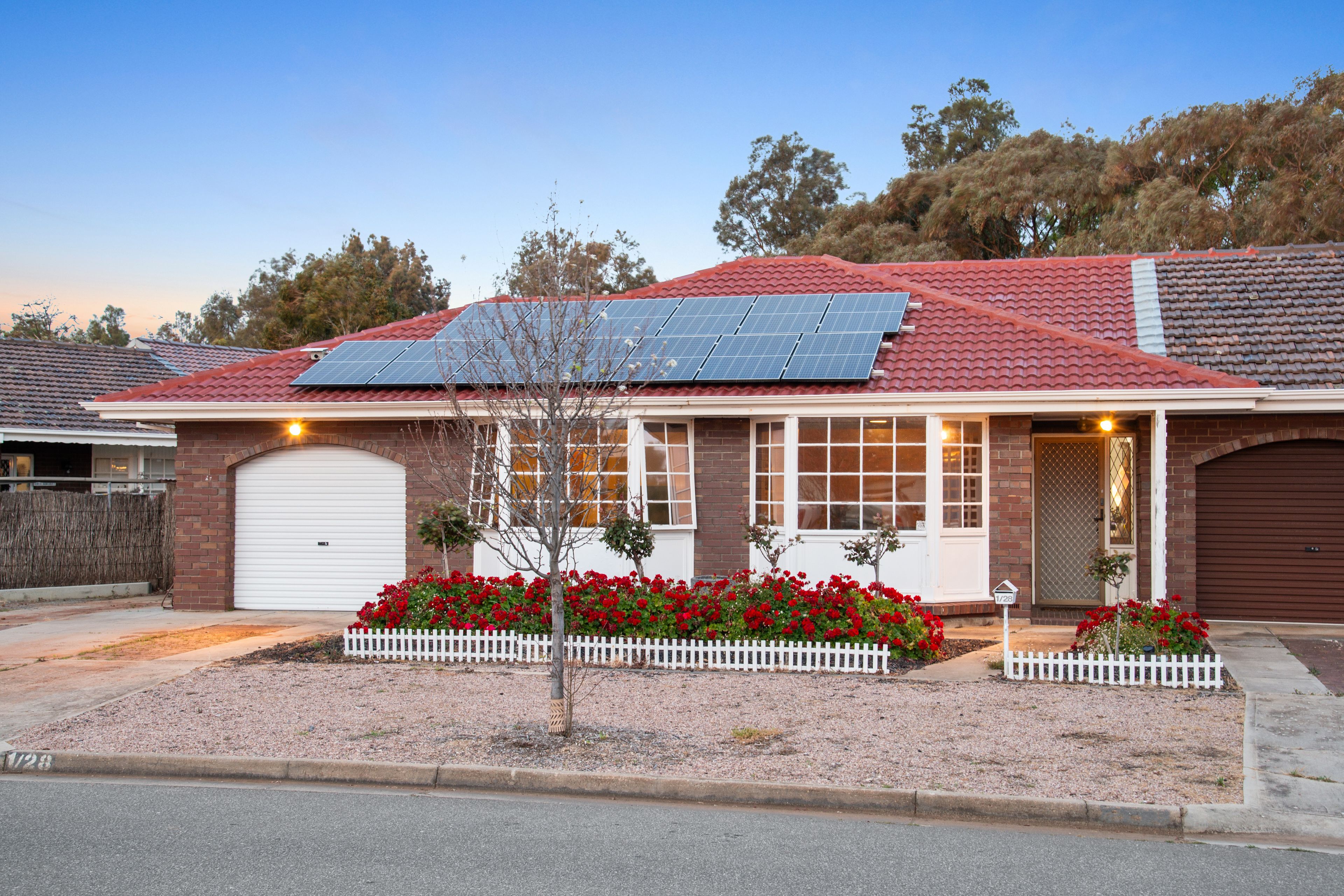 1/28 Lochside Drive, West Lakes, SA 5021