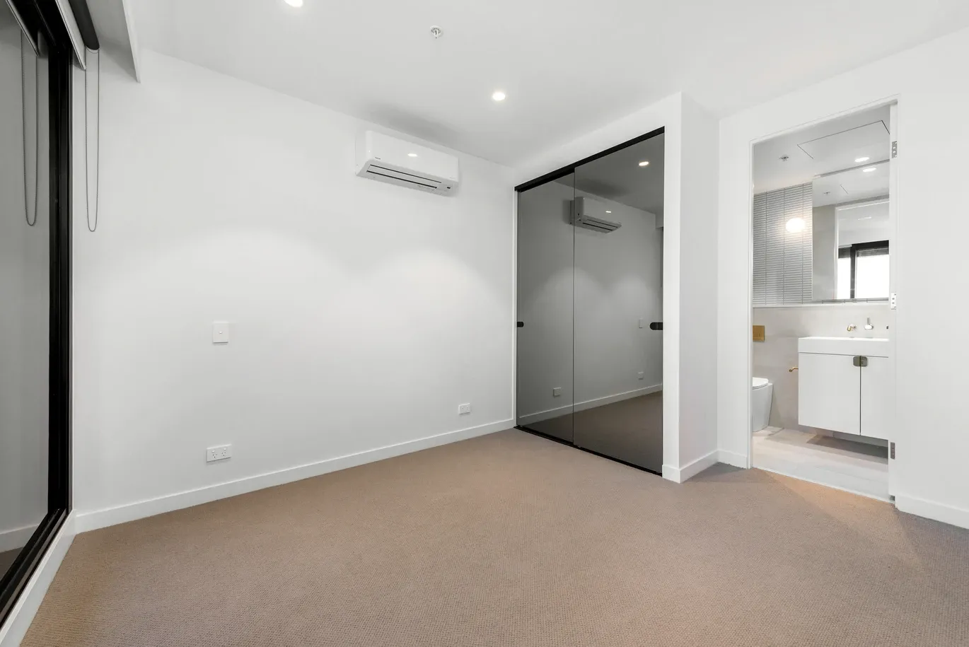2811/545 Station Street, Box Hill, VIC 3128
