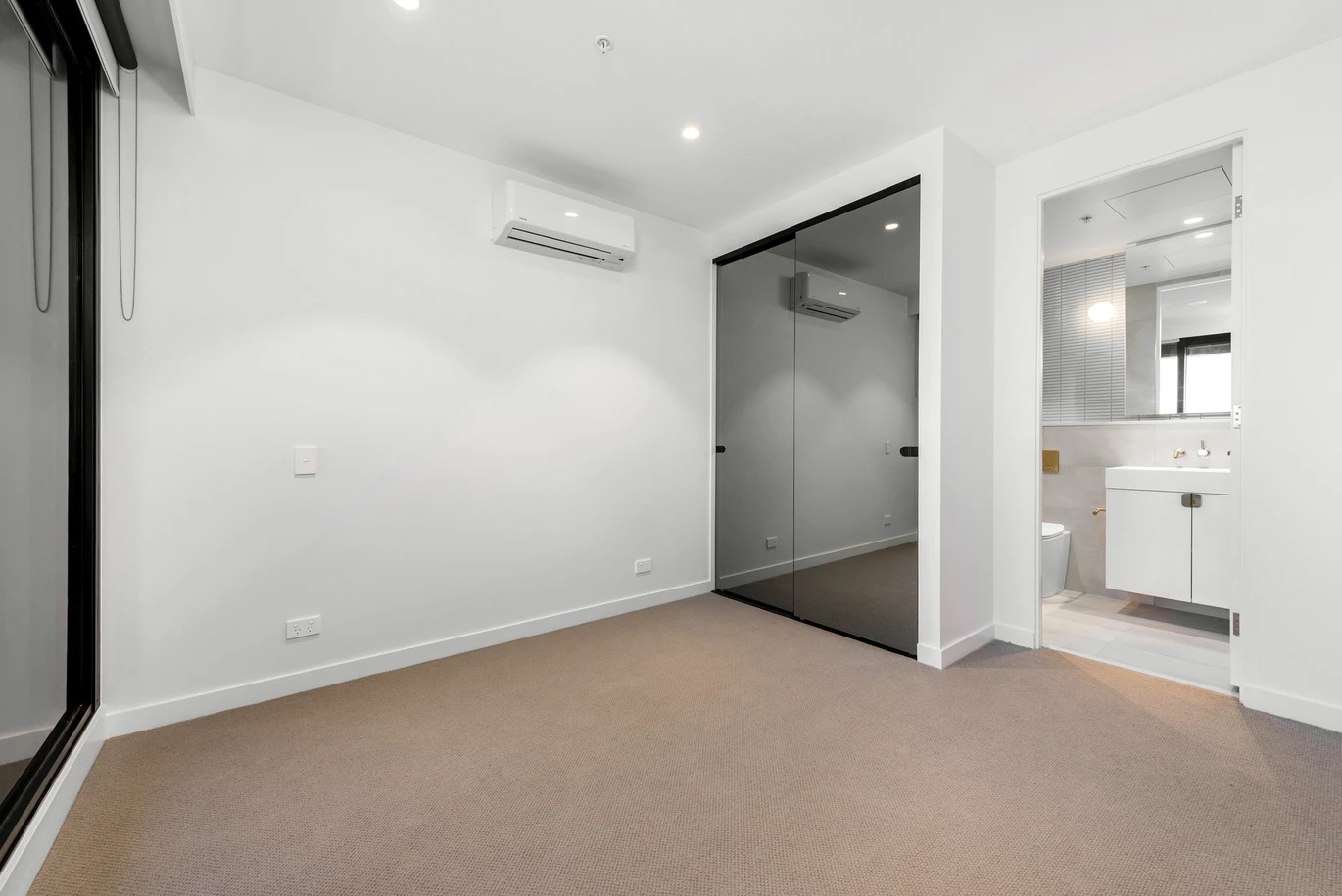2811/545 Station Street, Box Hill, VIC 3128