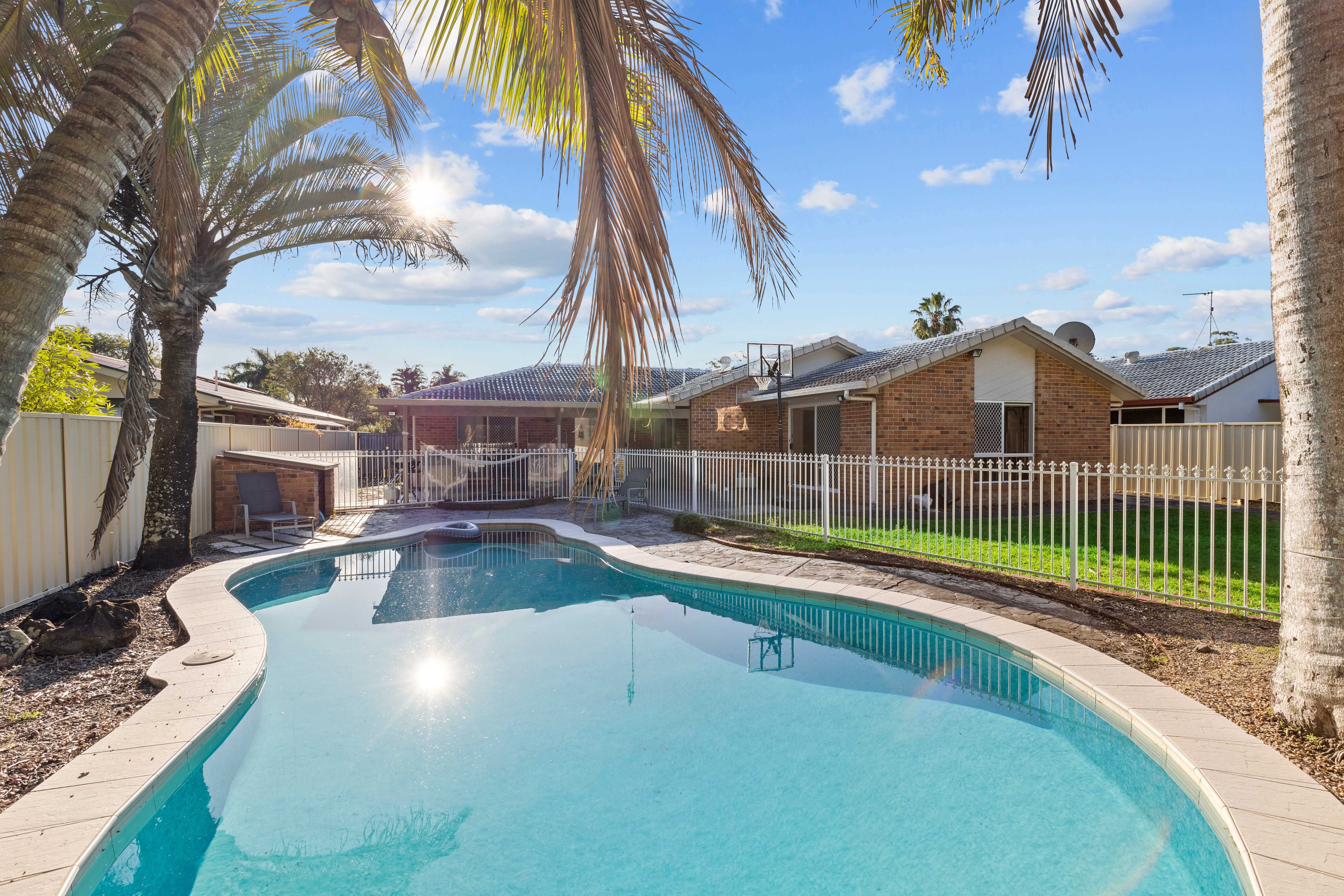 39 Lurnea Crescent, Mountain Creek, QLD 4557