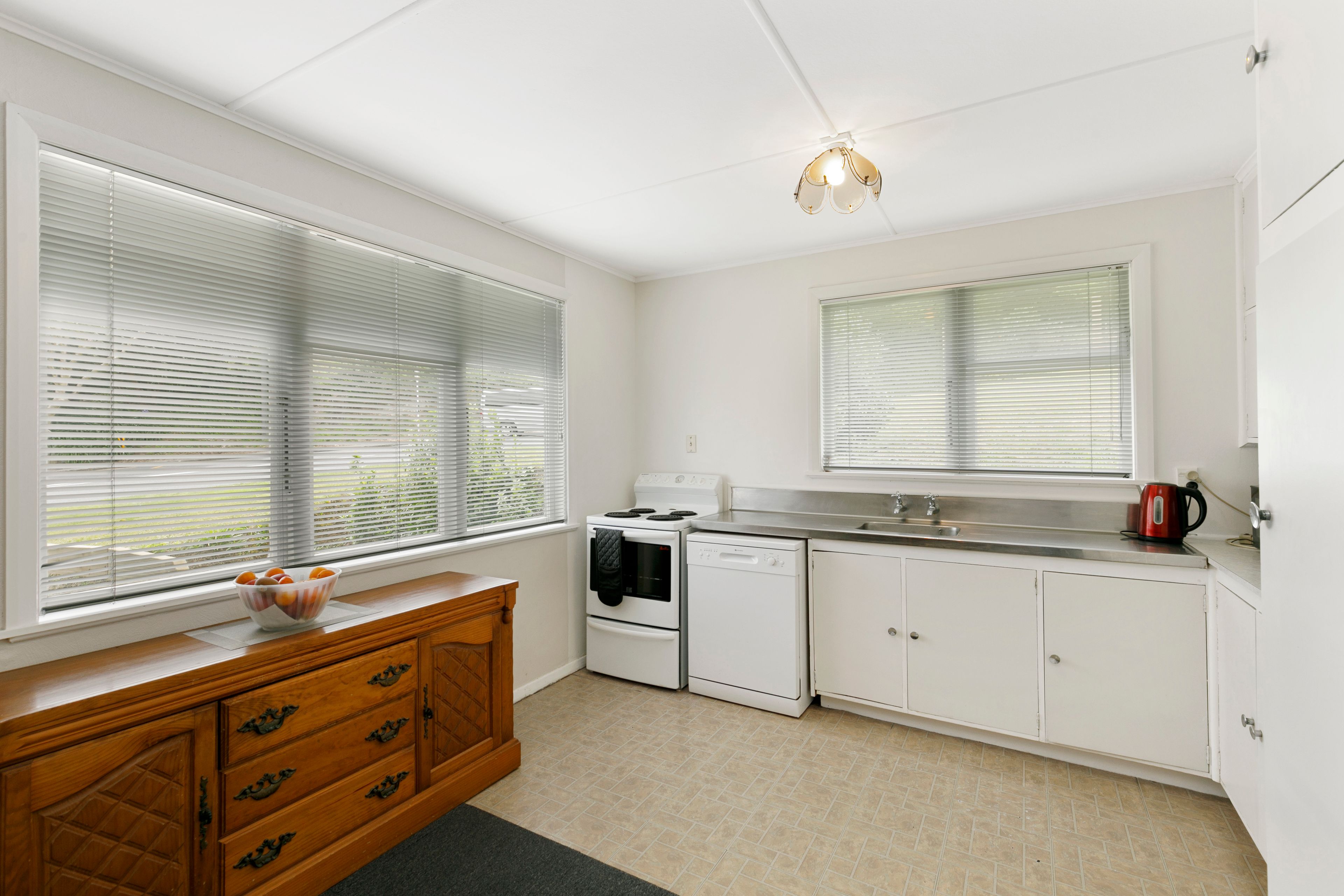 80 Dowse Drive, Maungaraki, Lower Hutt City