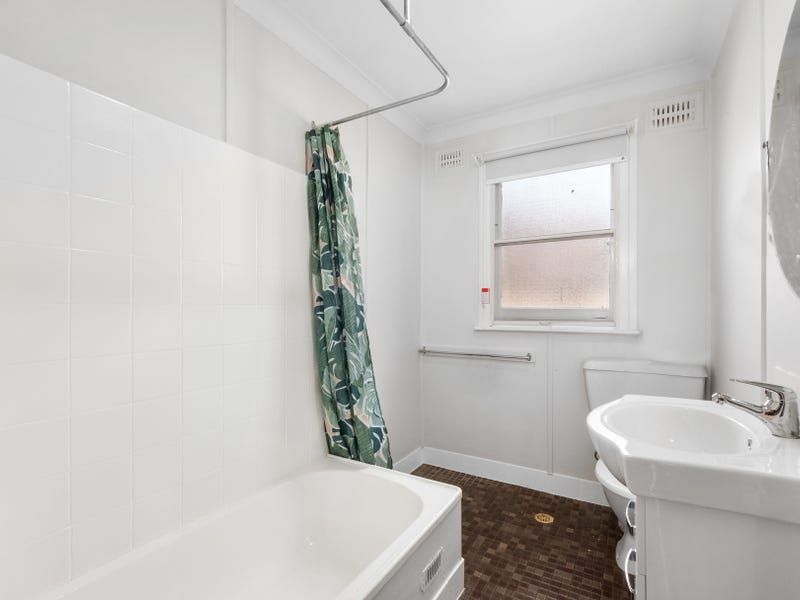11 Hereford Street — photo 4 of 7