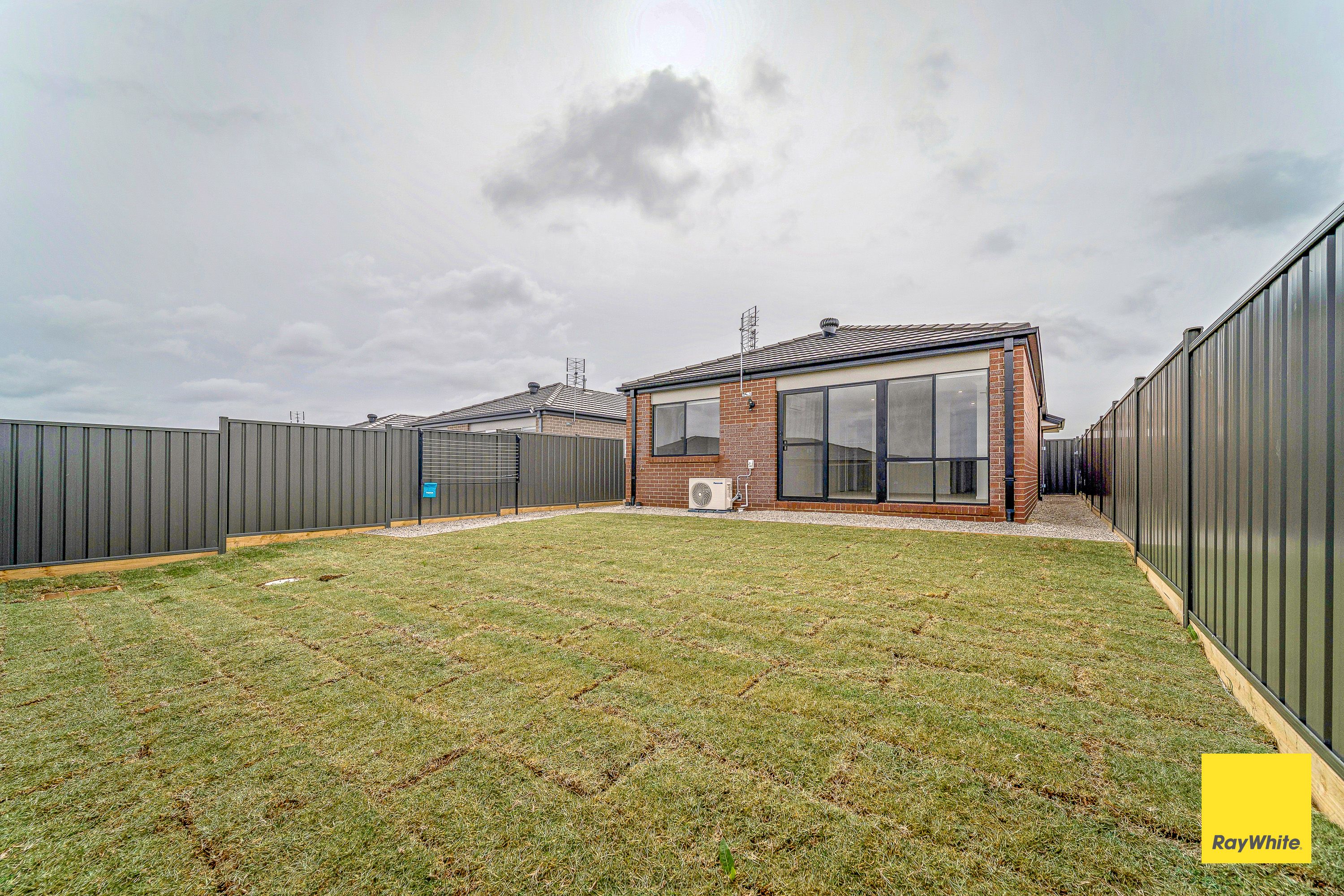 3 Betoota Avenue — photo 11 of 11