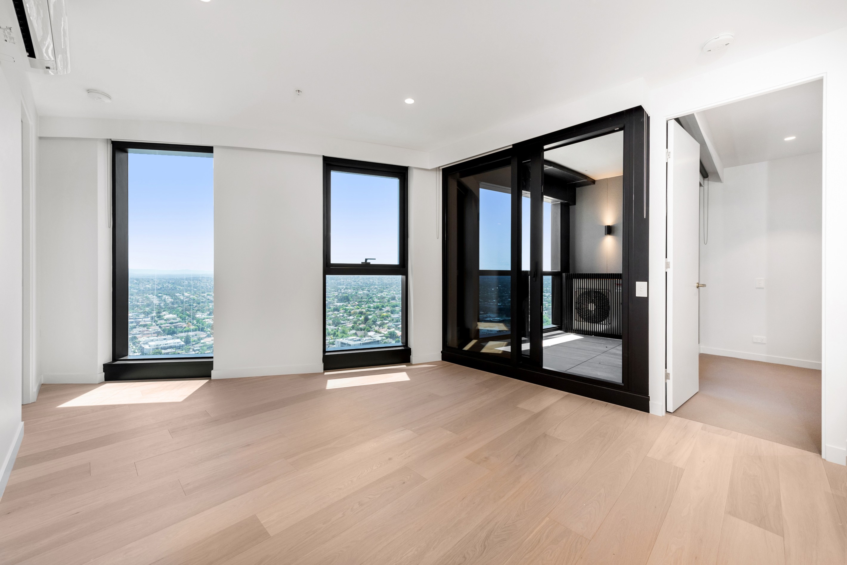 2811/545 Station Street, Box Hill, VIC 3128
