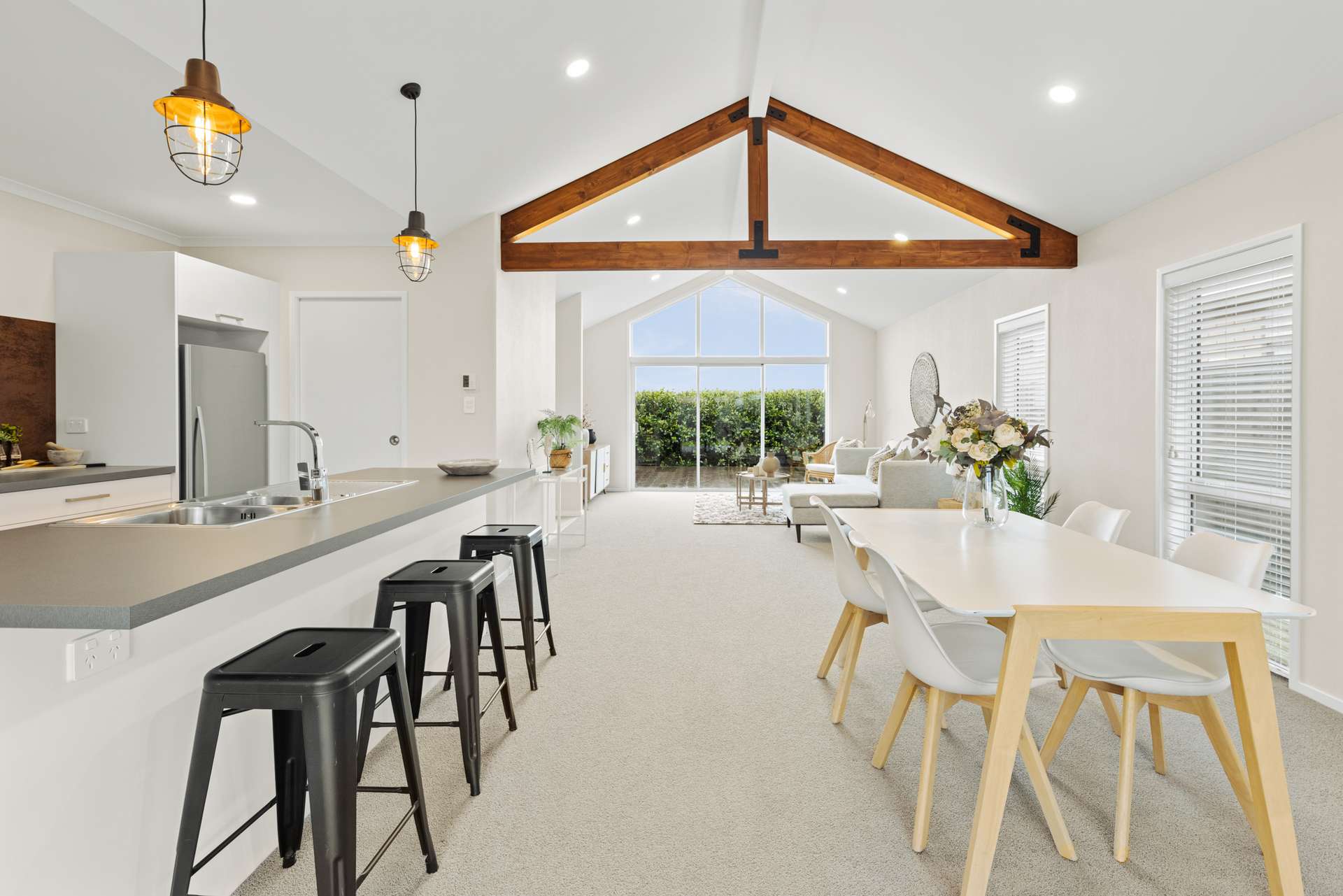64 Eriksen Road photo 6