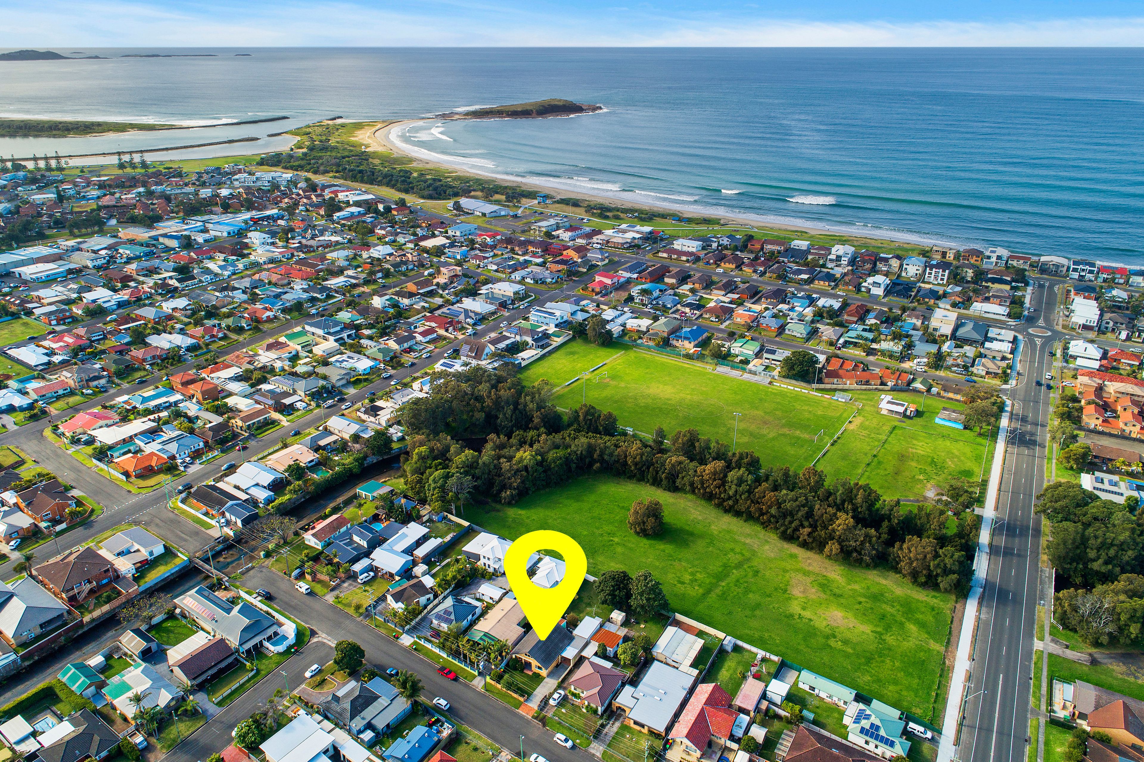 8 Joan Avenue, Warilla NSW 2528