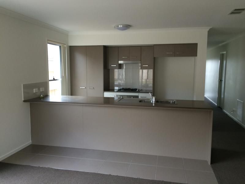 40 Glenelg Street, Clyde North, VIC 3978