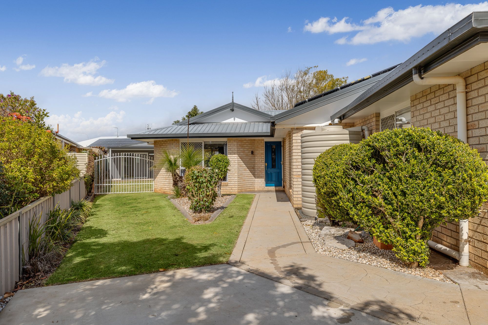 6 Freyling Court — photo 2 of 24