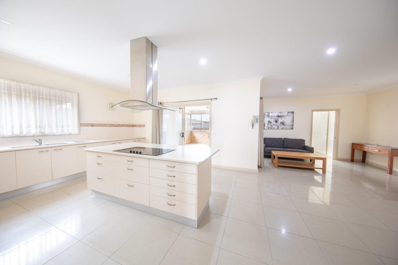 9 Penglase Street — photo 4 of 24