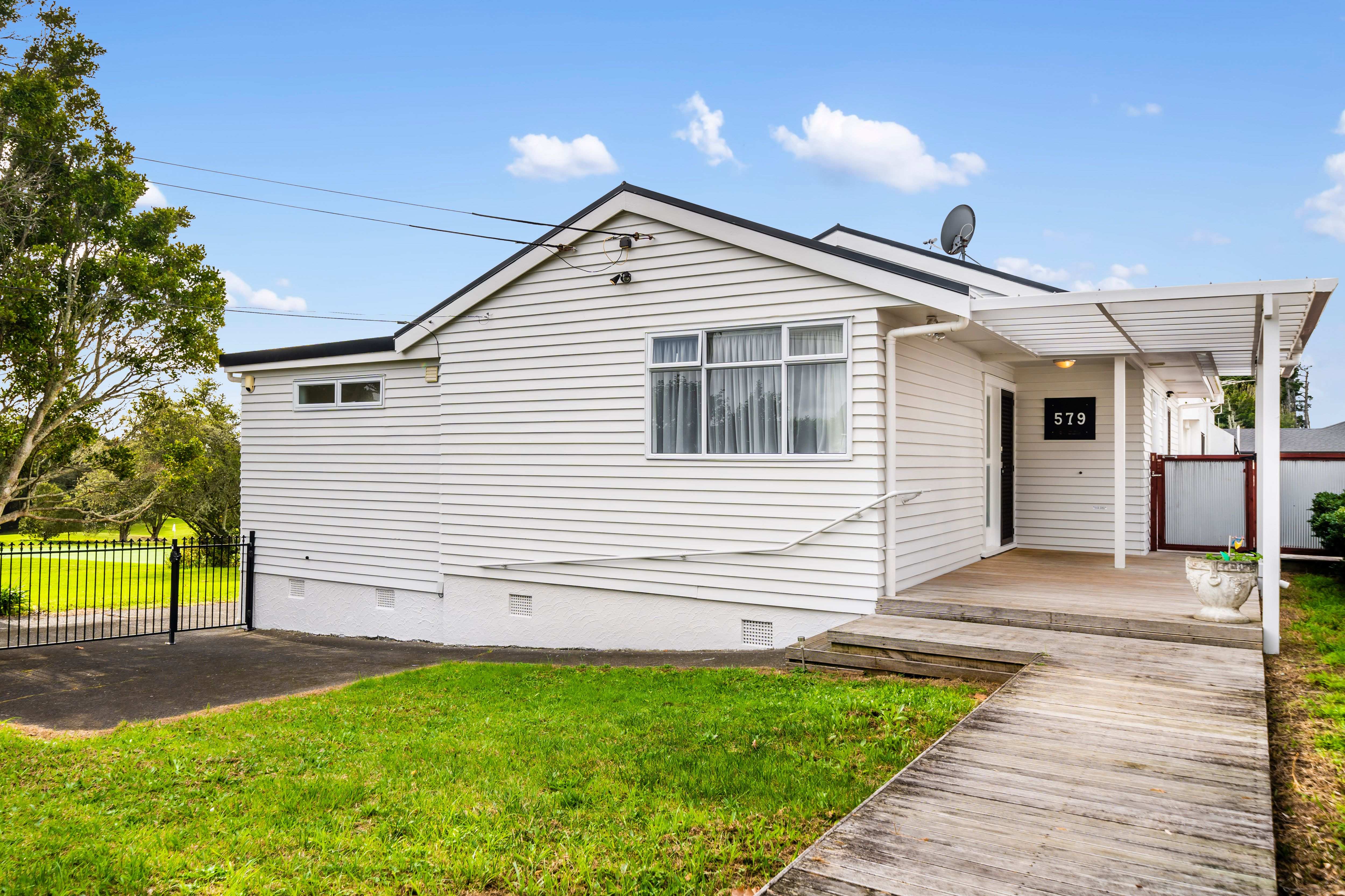 579 Hillsborough Road, Mount Roskill, Auckland City