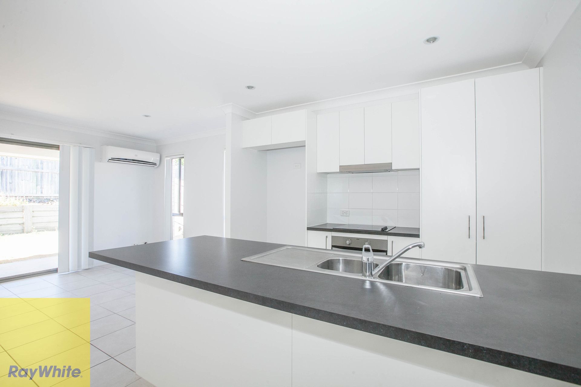 17 (B) Phoebe Way, Gleneagle, QLD 4285