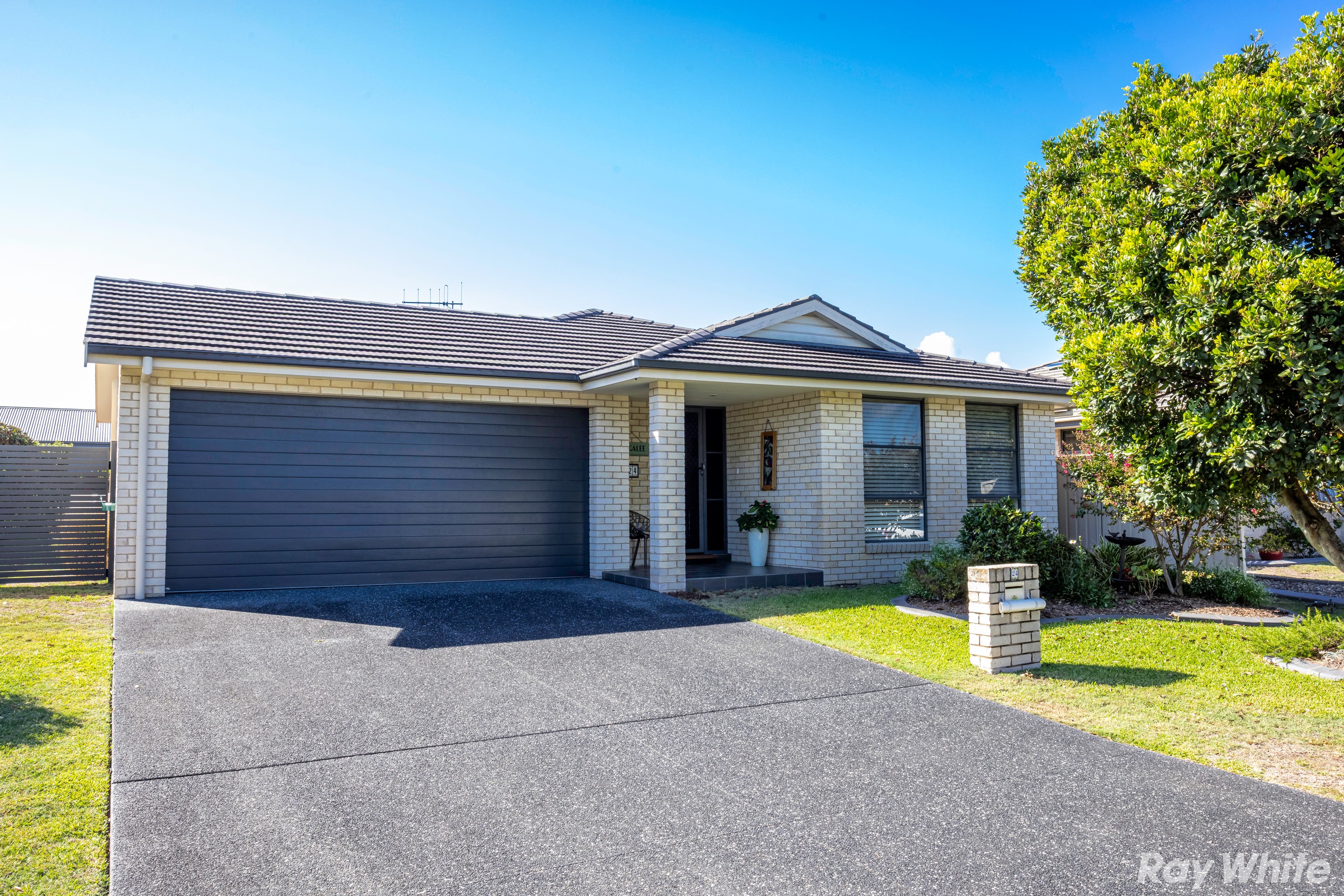 24 Massie Crescent, Tuncurry, NSW 2428