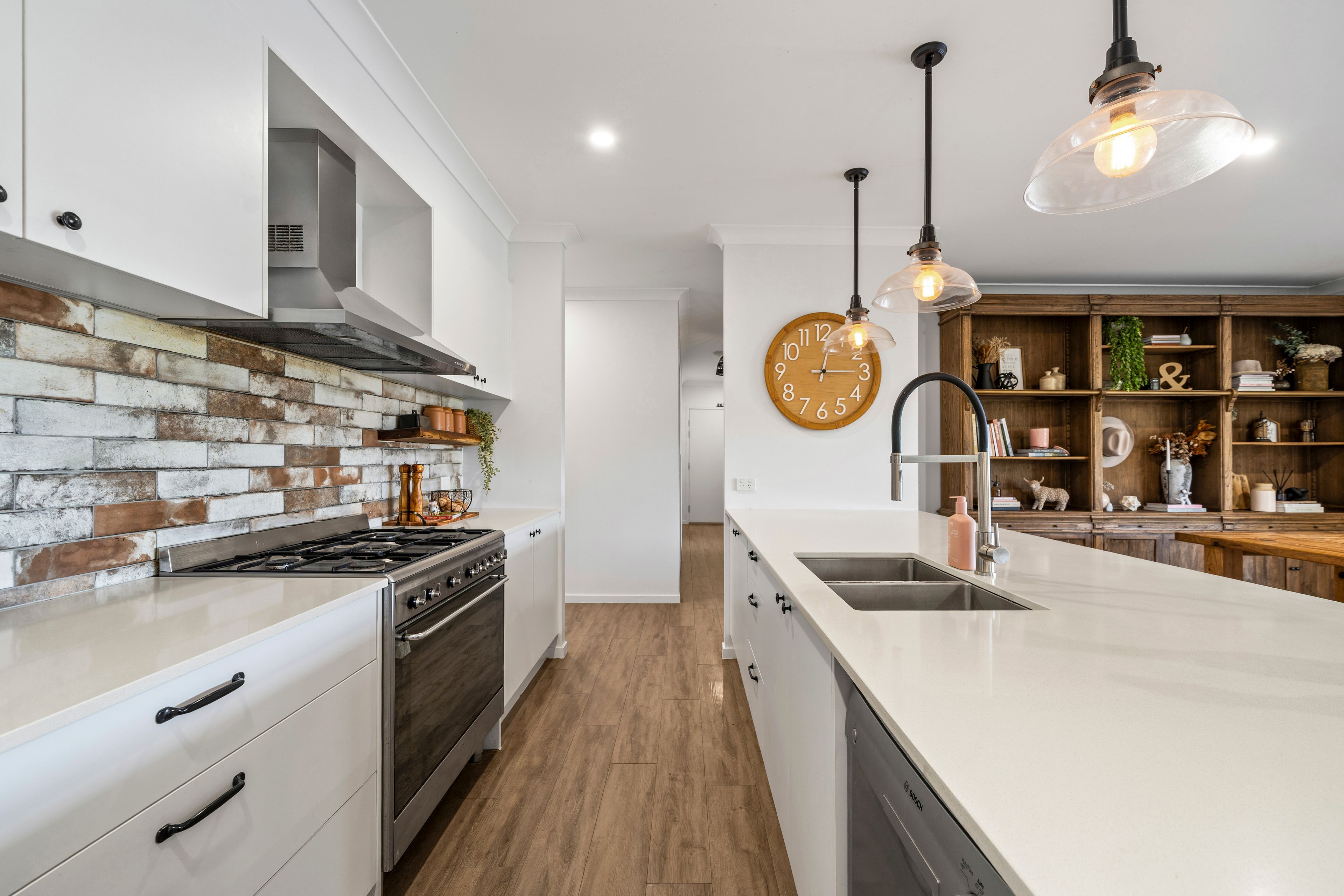 18 Regal Drive — photo 8 of 30