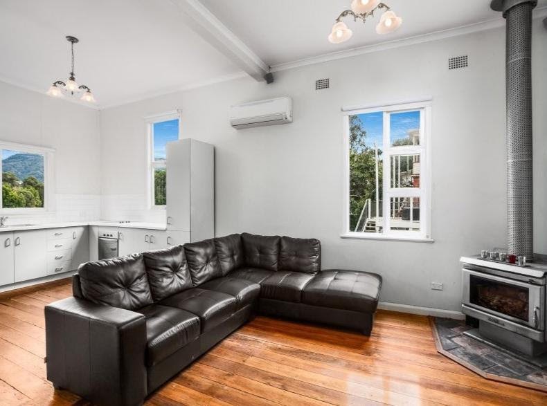 30 Pooraka Avenue, West Wollongong, NSW 2500