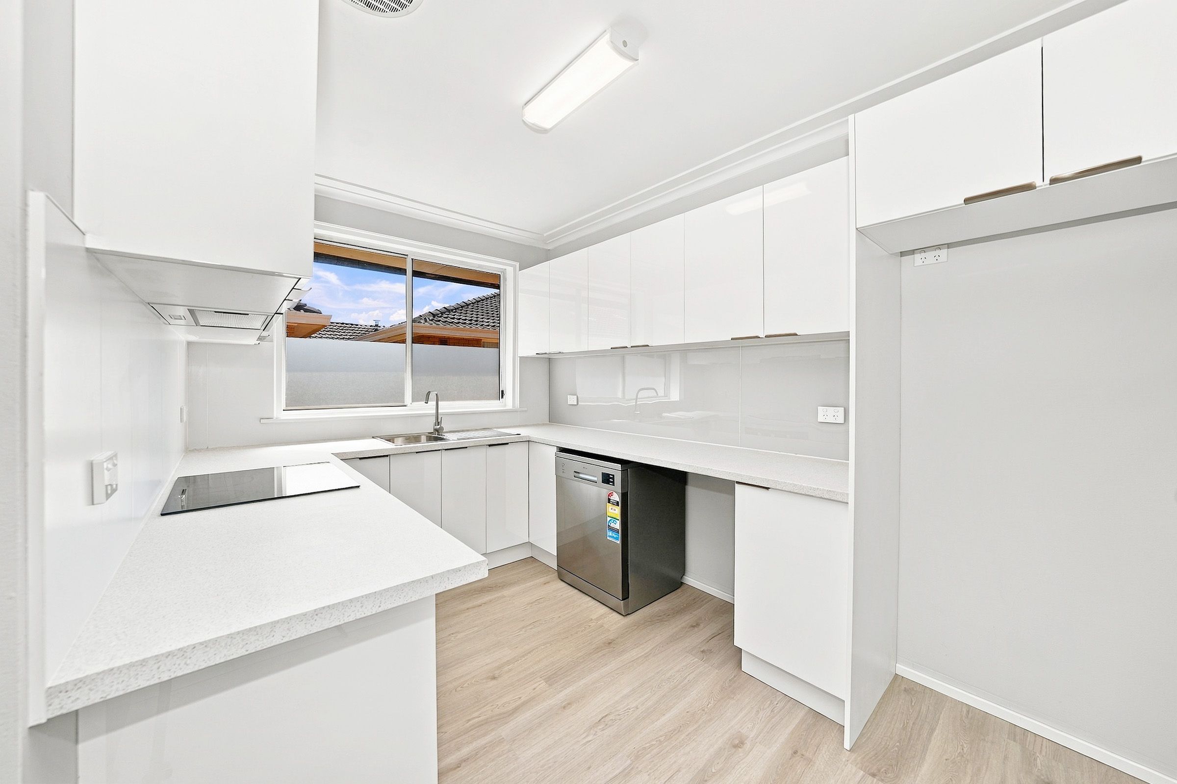 23/8 Orpington Street — photo from Ray White Elevate Group