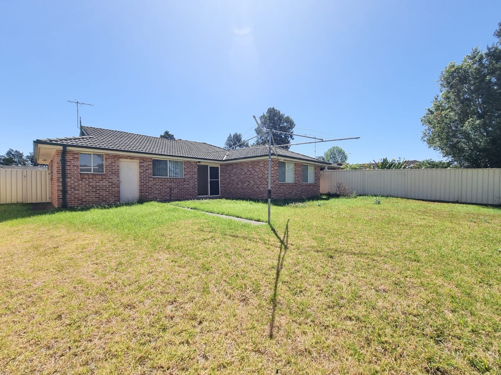 42 Potoroo Avenue, St Helens Park, NSW 2560