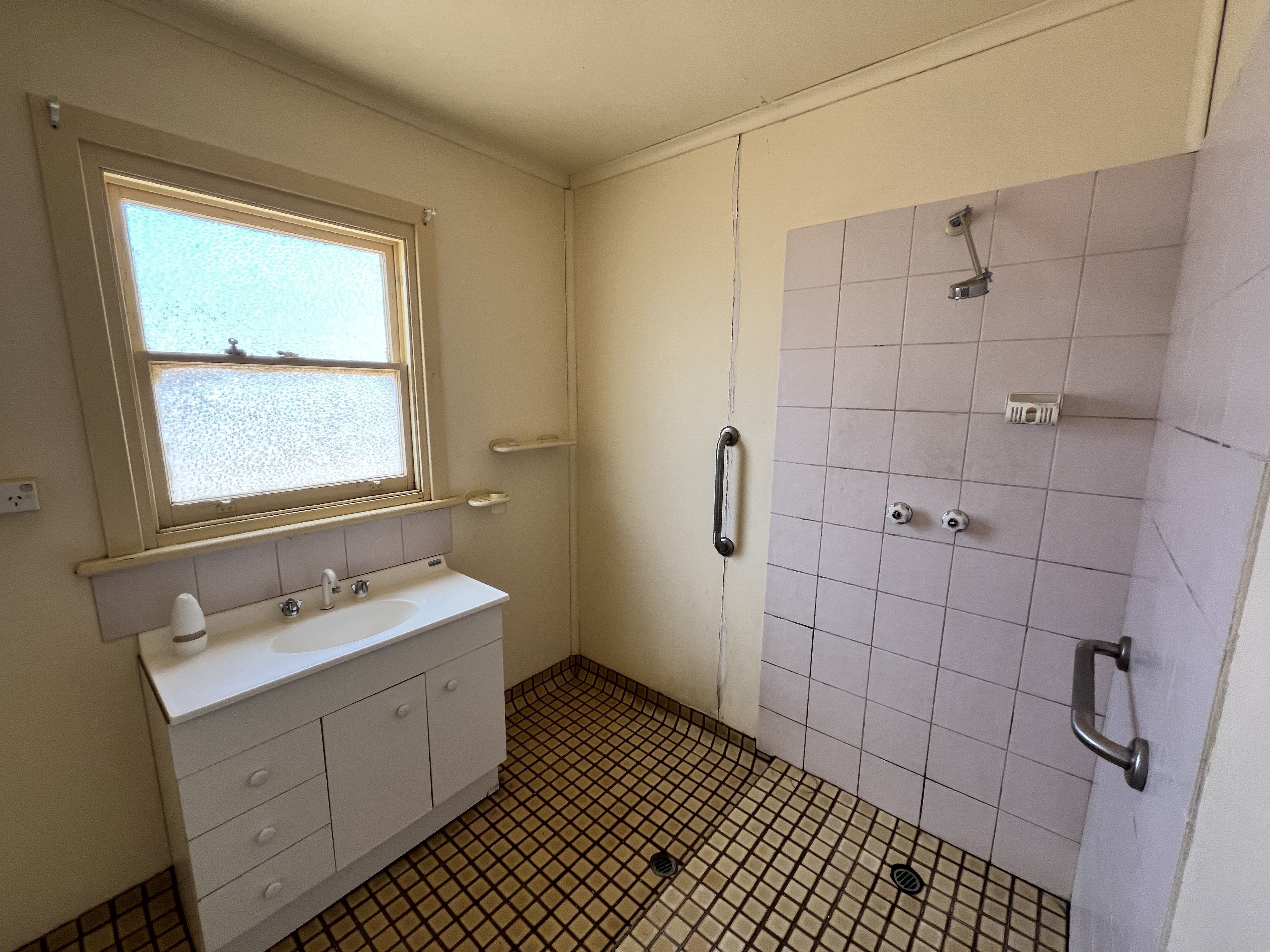 183 Newton Street — photo 10 of 15