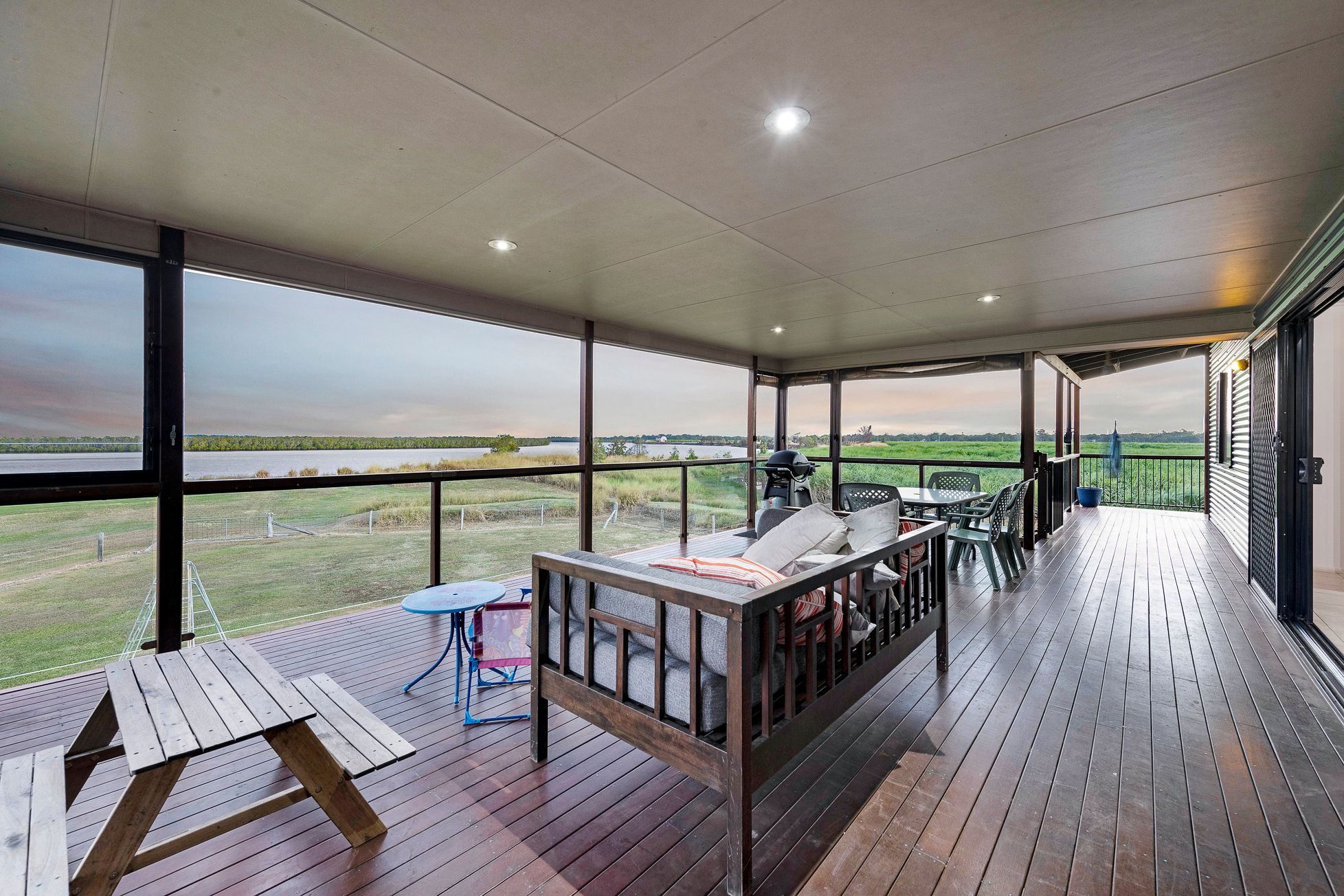 8 River Road, Fairymead, QLD 4670