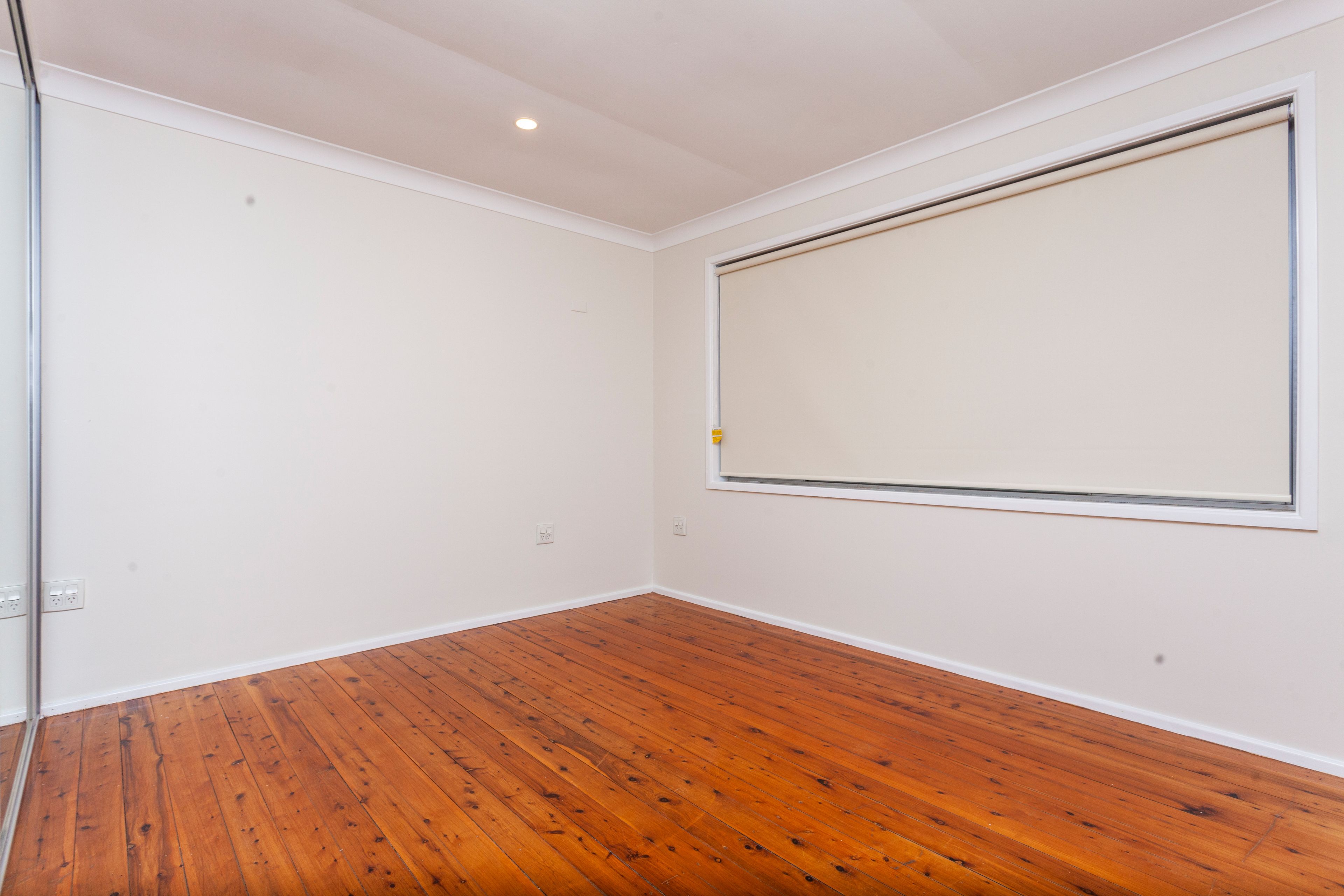 24 Lake Entrance Road, Oak Flats, NSW 2529