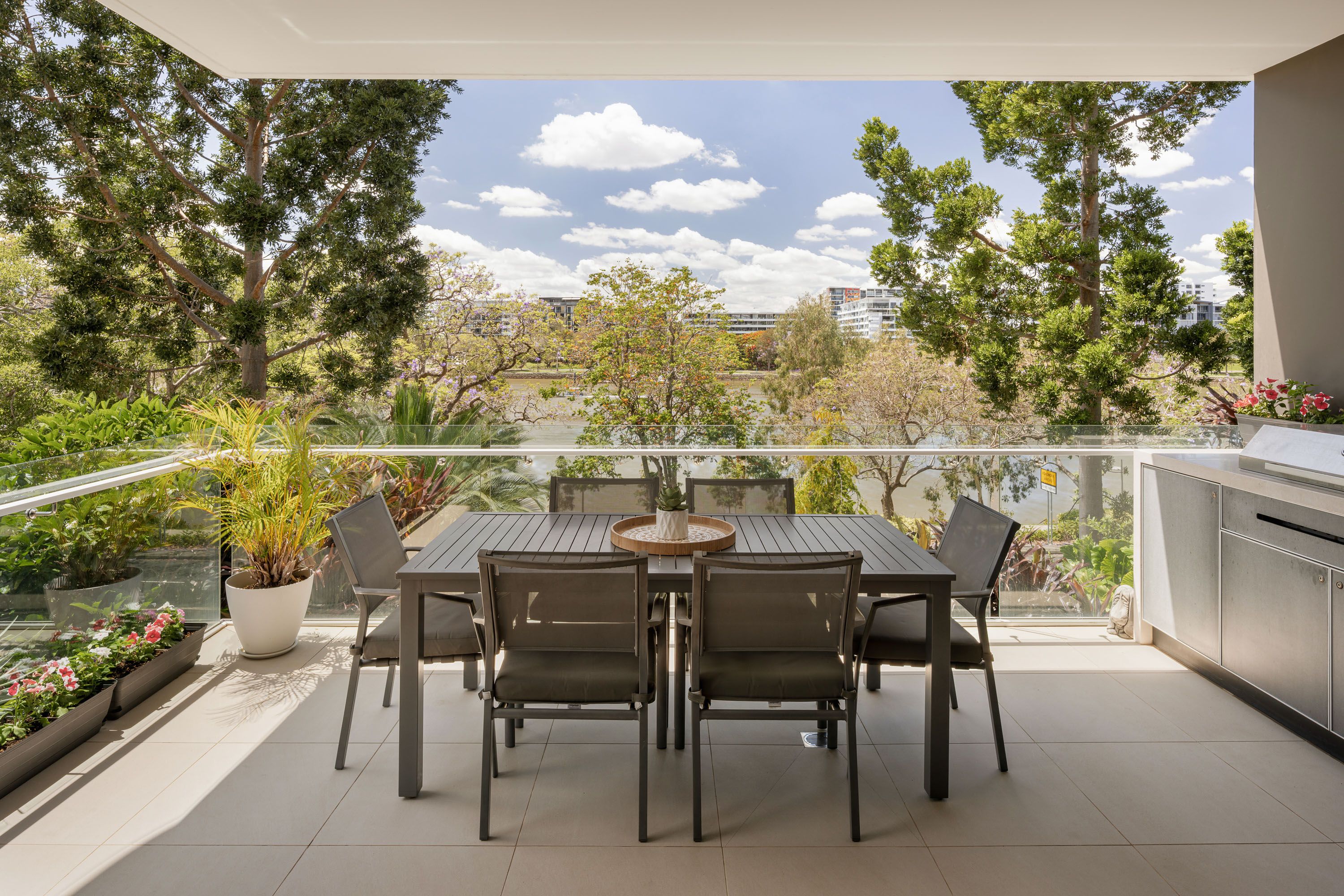 203/527 Coronation Drive, Toowong, QLD 4066