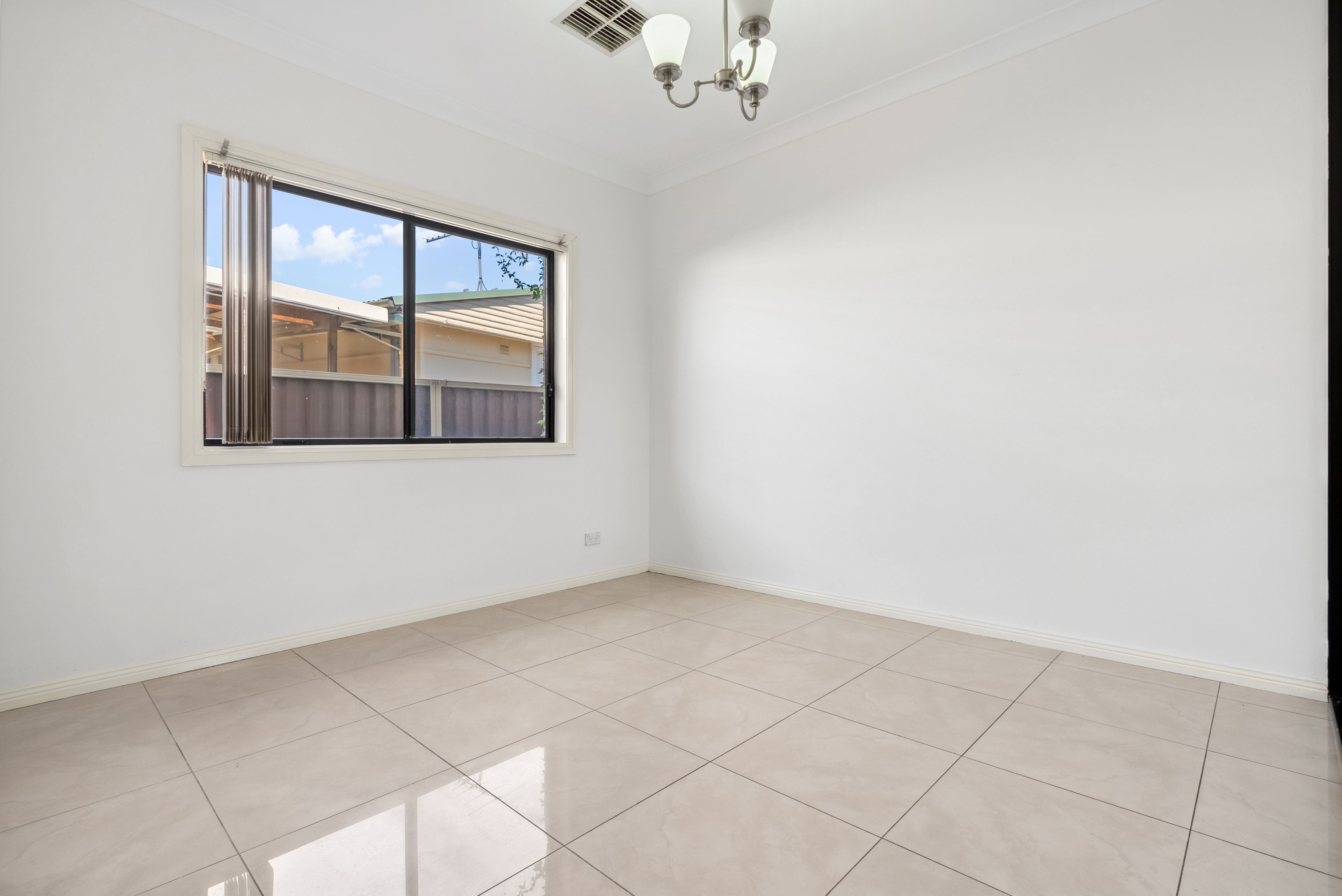 13 Leichhardt Avenue — photo 10 of 14