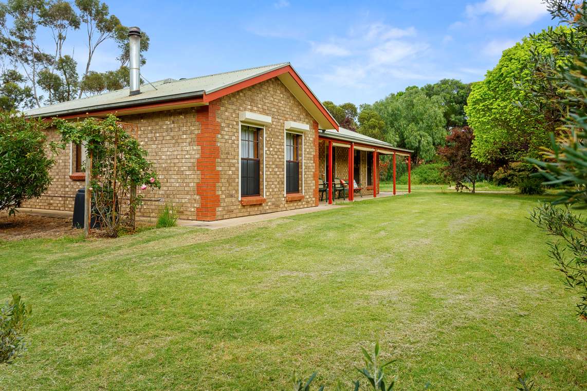 4 Wylie Avenue, Strathalbyn, SA 5255 Sold House Ray White Mount Barker Woodside Nairne 4 Wylie Avenue, Strathalbyn, SA 5255 Sold House Ray White Mount Barker Woodside Nairne