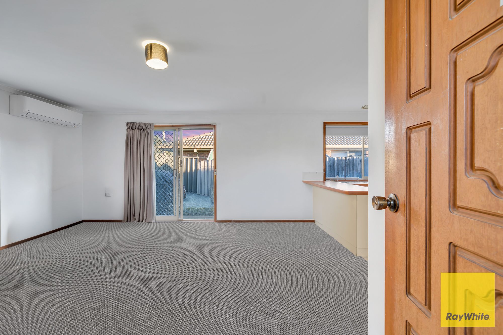 1/103 Rosella Avenue — photo 3 of 20