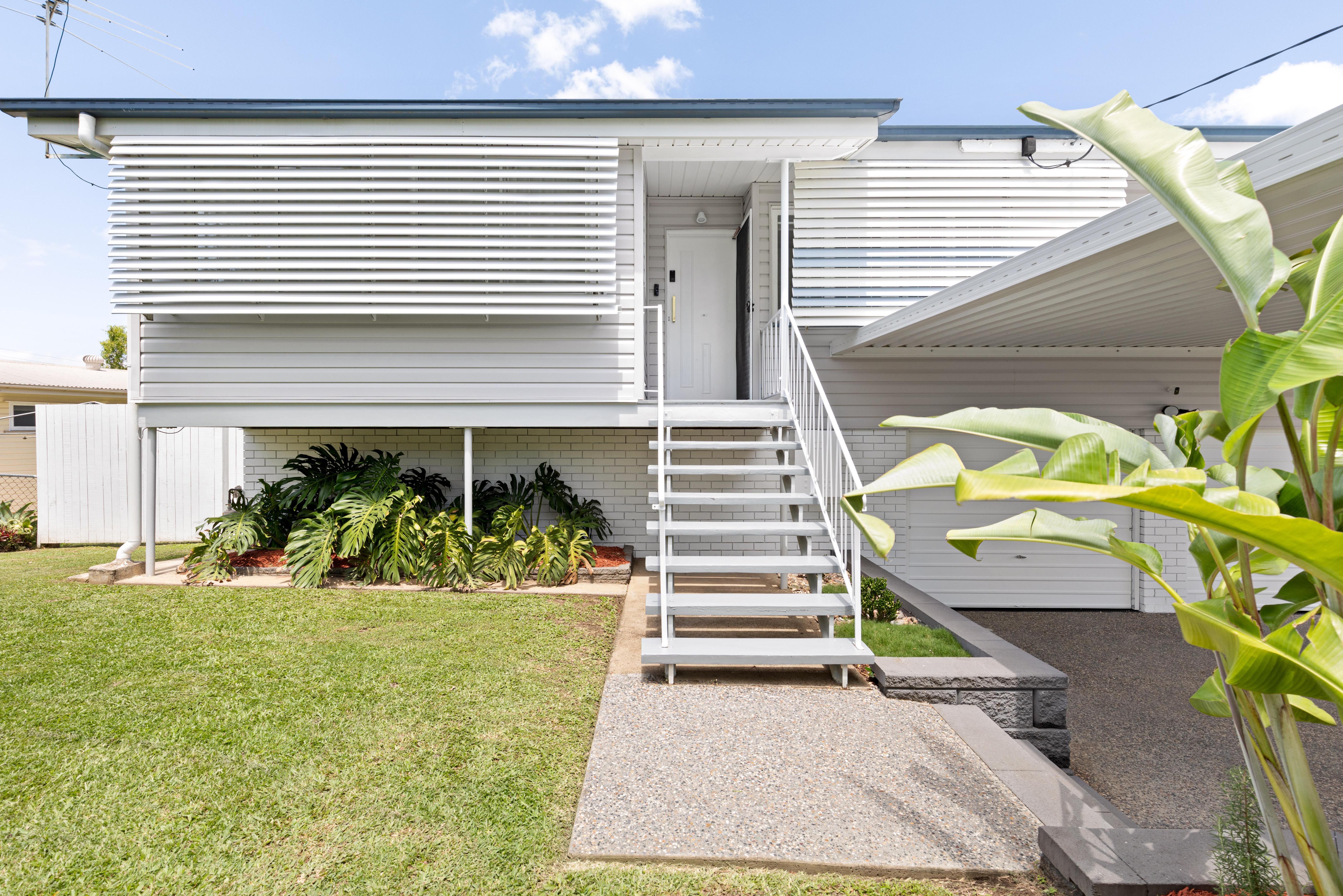 9 Brewster Street, Stafford Heights, QLD 4053