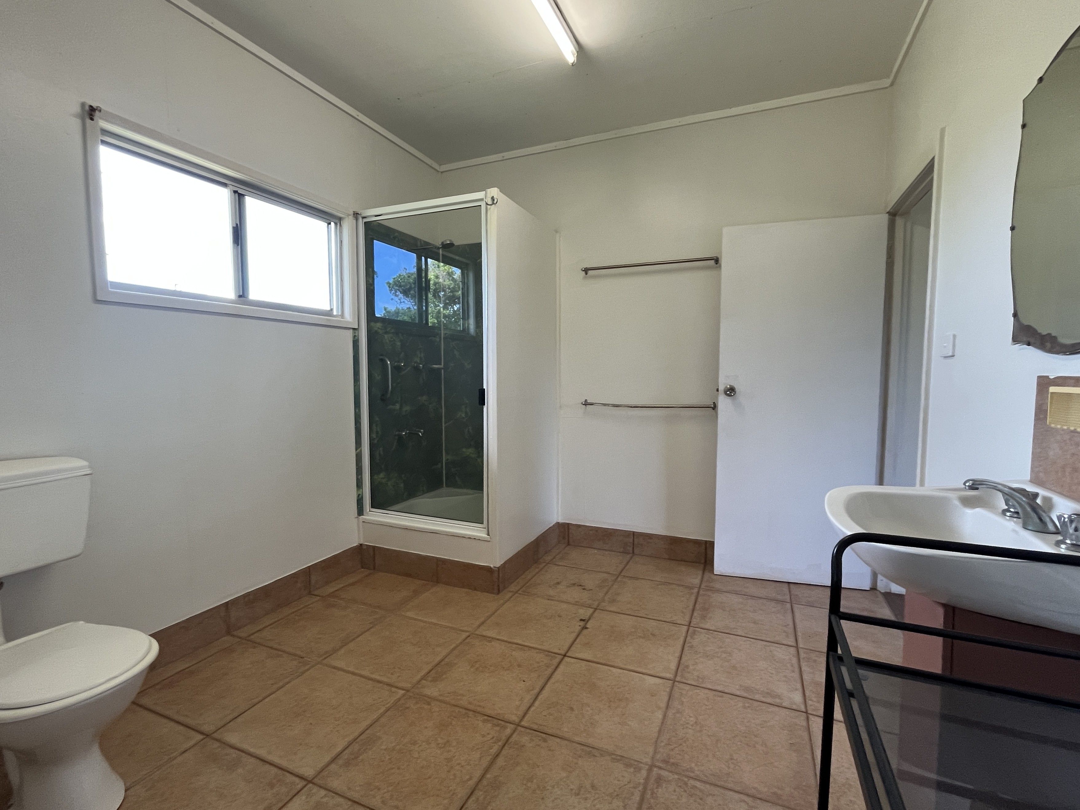 476A Russell Road — photo 11 of 16