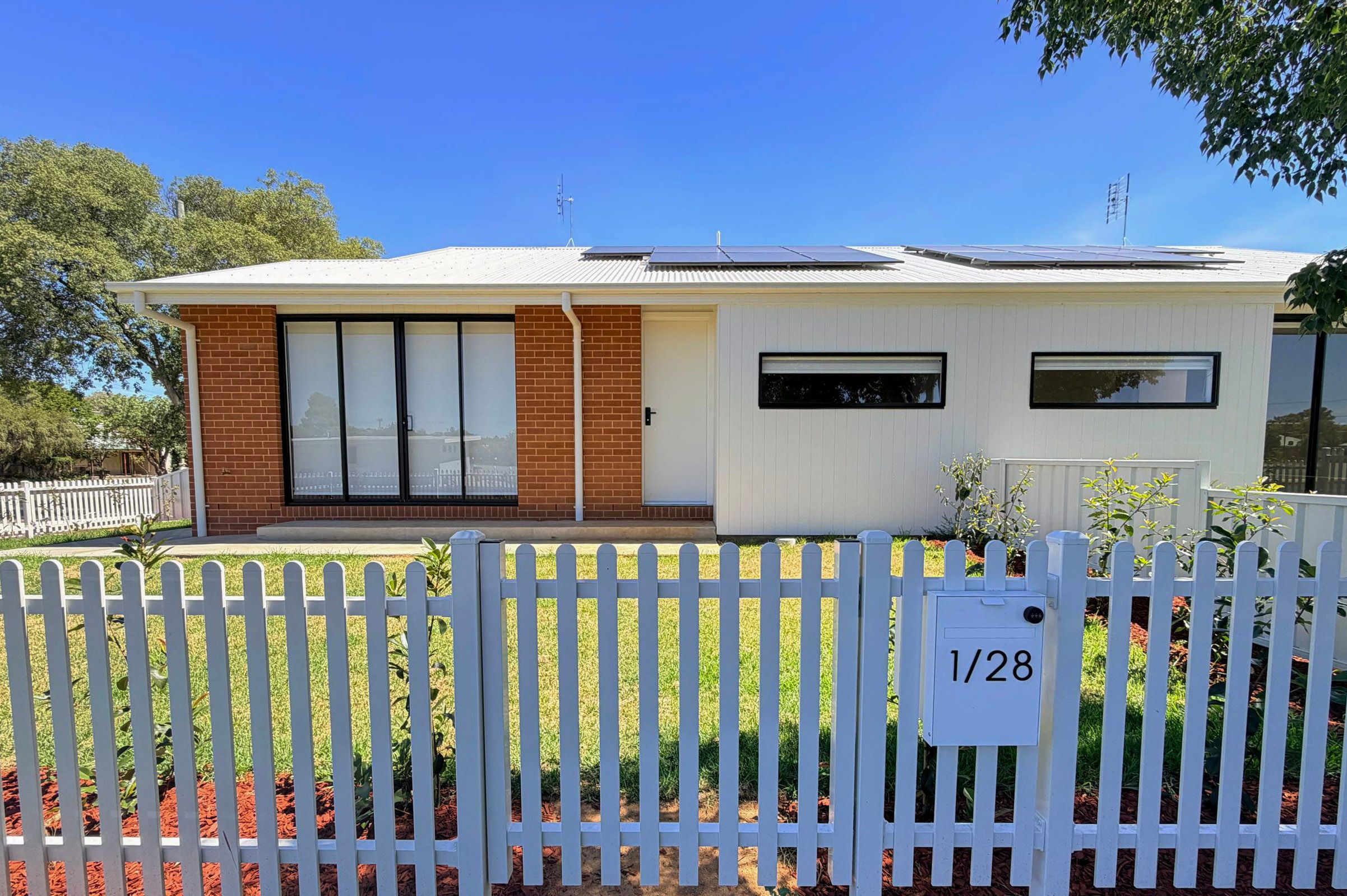 1/28 Lynch Street — photo from Ray White Parkes