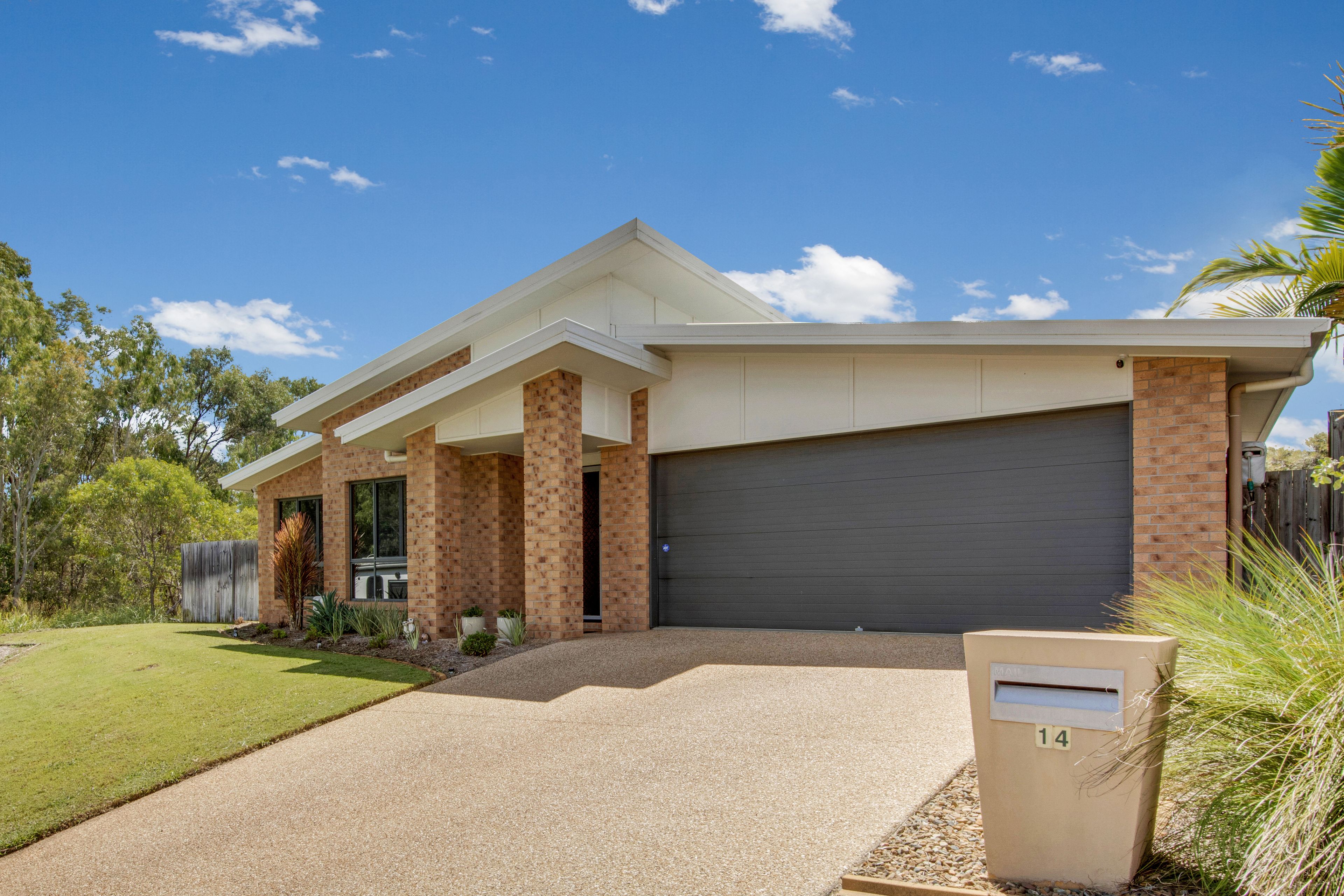 14 Takoko Place, Kirkwood, QLD 4680