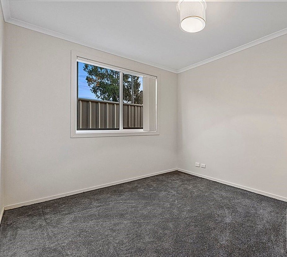 57 Gerald Boulevard — photo 3 of 5