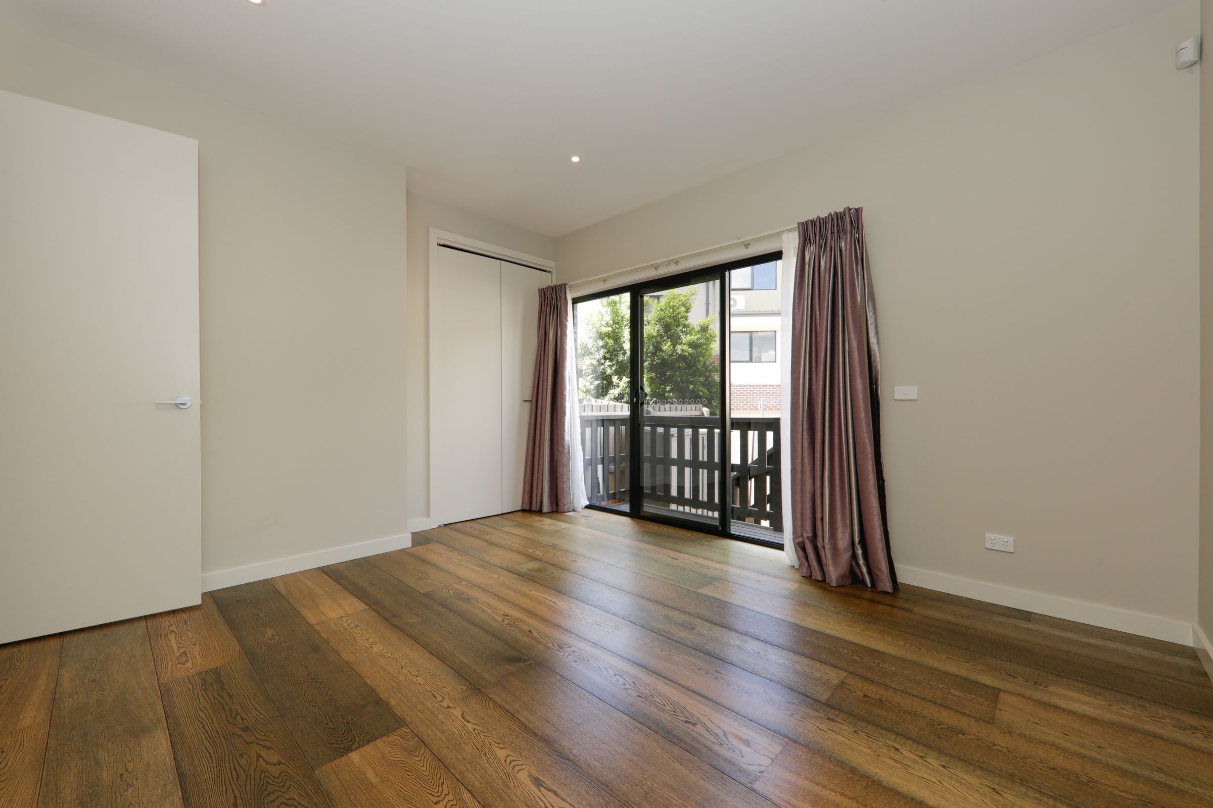 2/20-22 Hughes Street, Burwood, VIC 3125