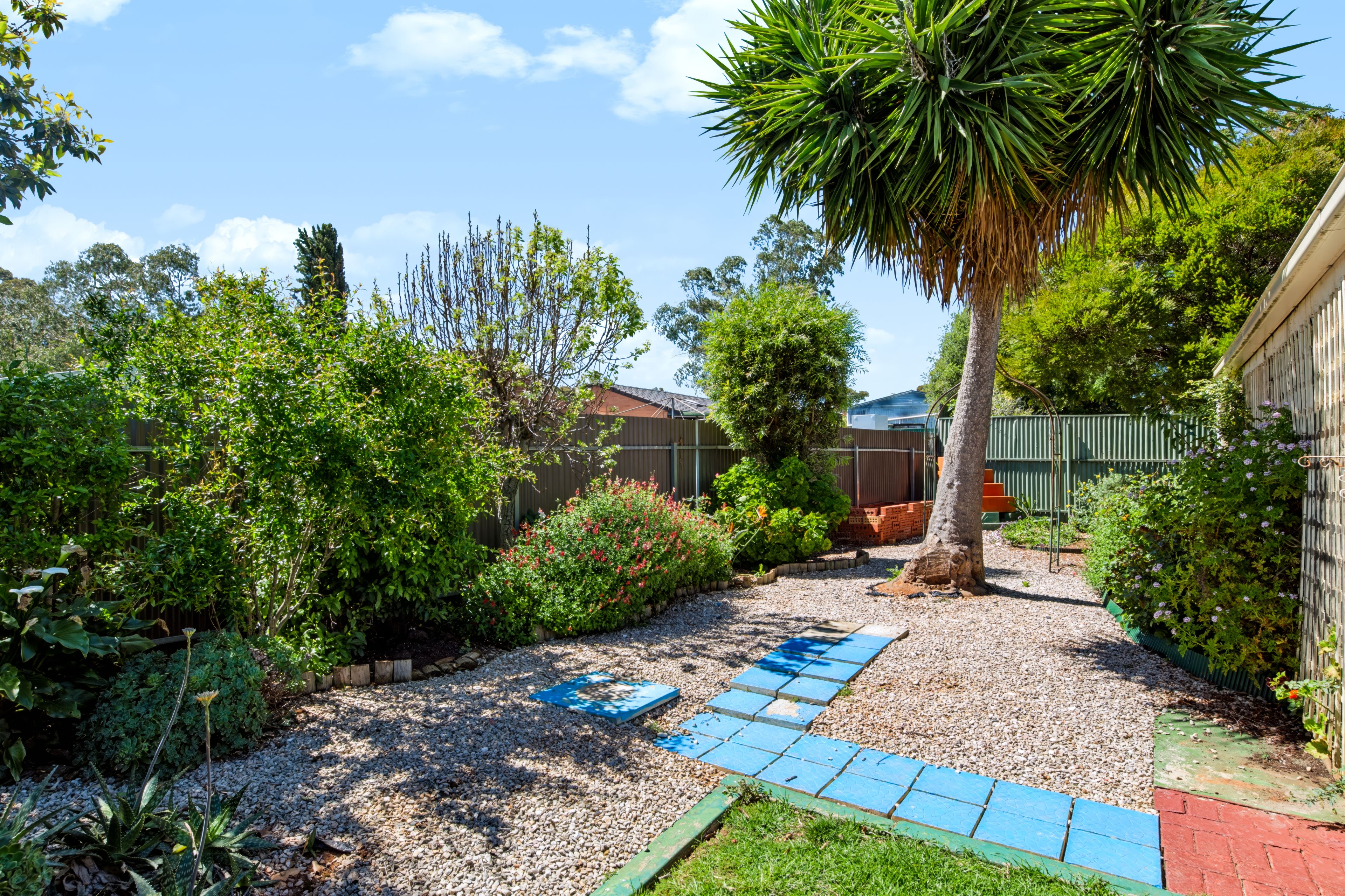 25 Cavenagh Street — photo 14 of 18