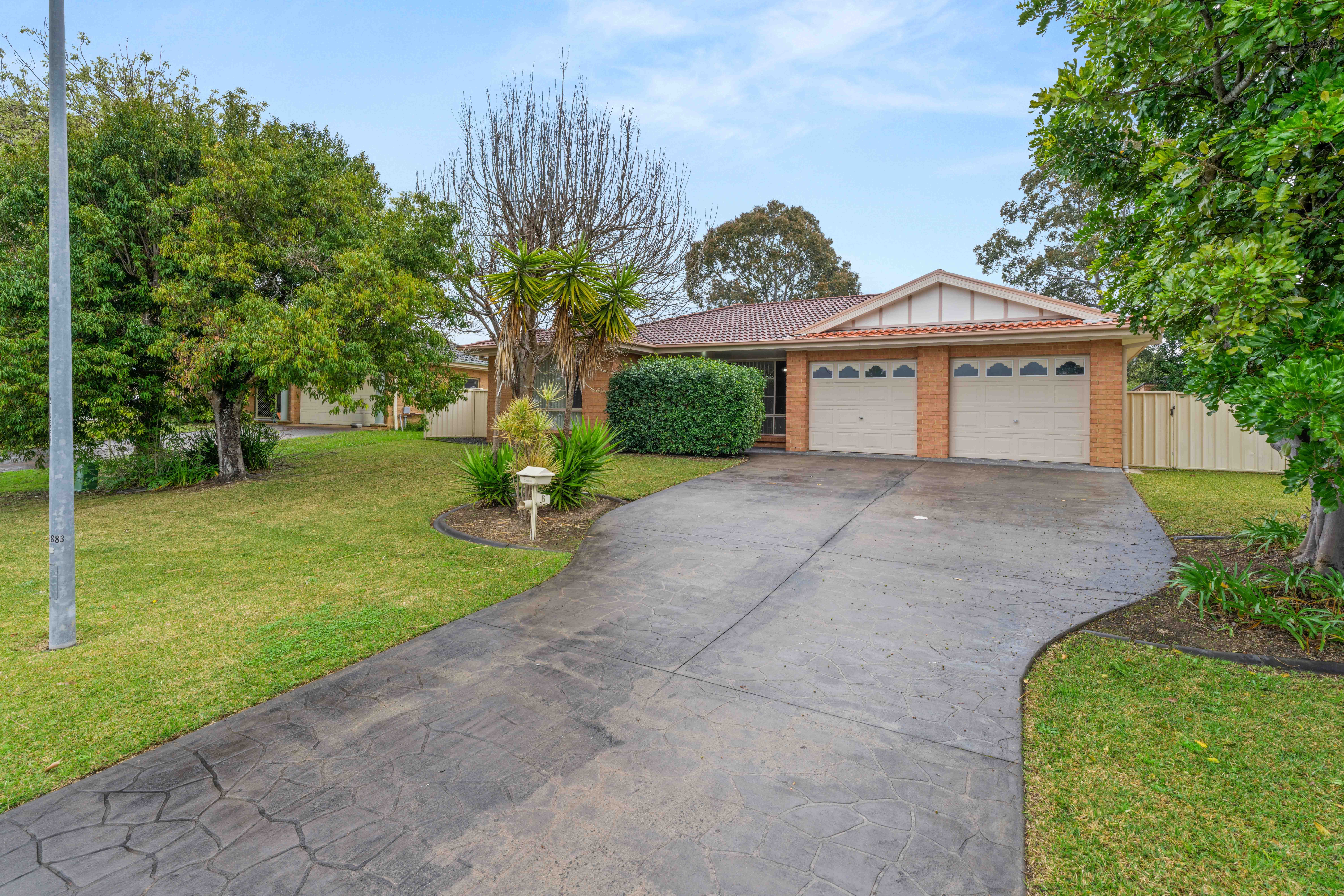 6 Marsden Close — photo 2 of 20