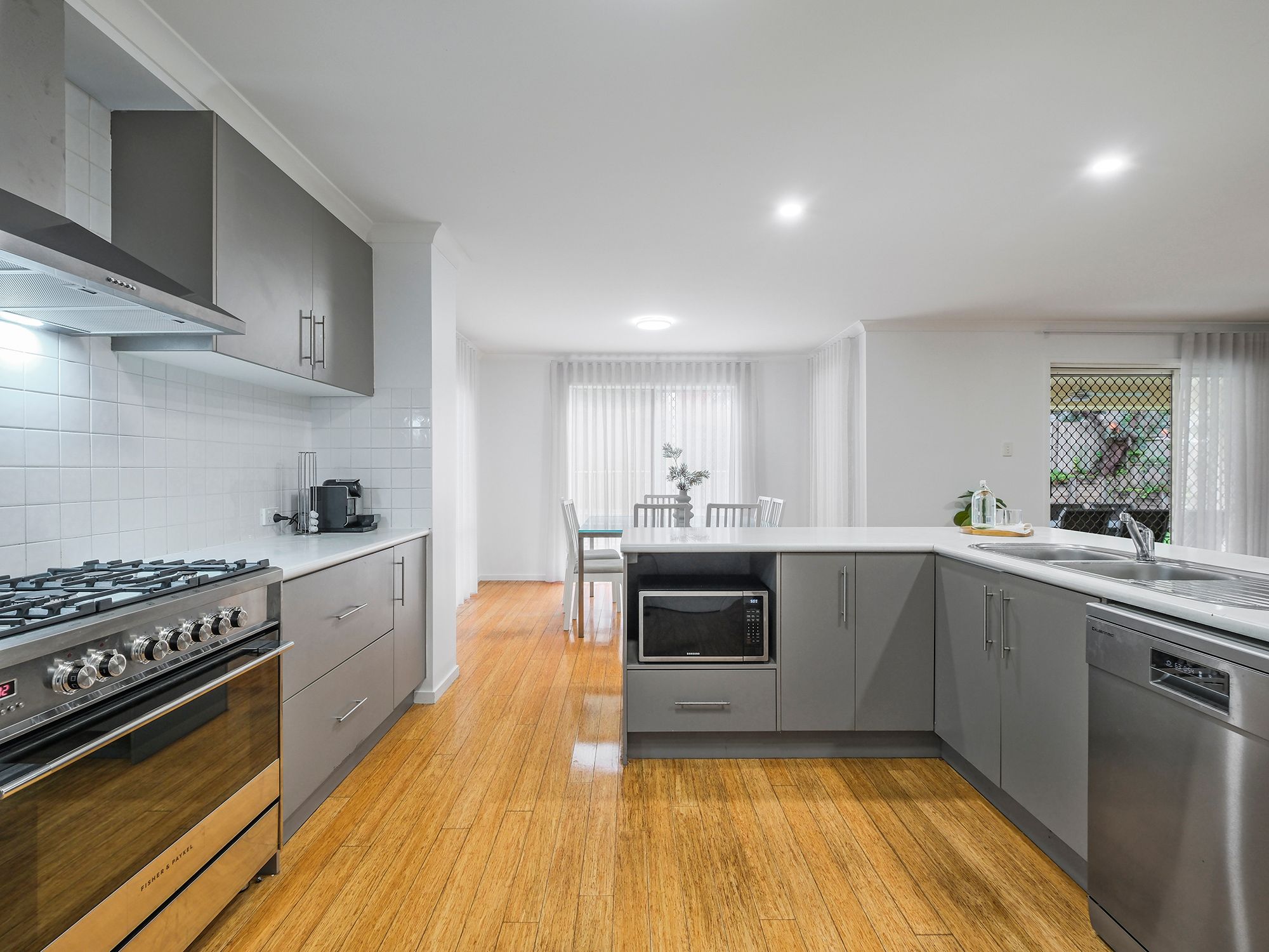 10 Dandenong Street, Forest Lake, QLD 4078