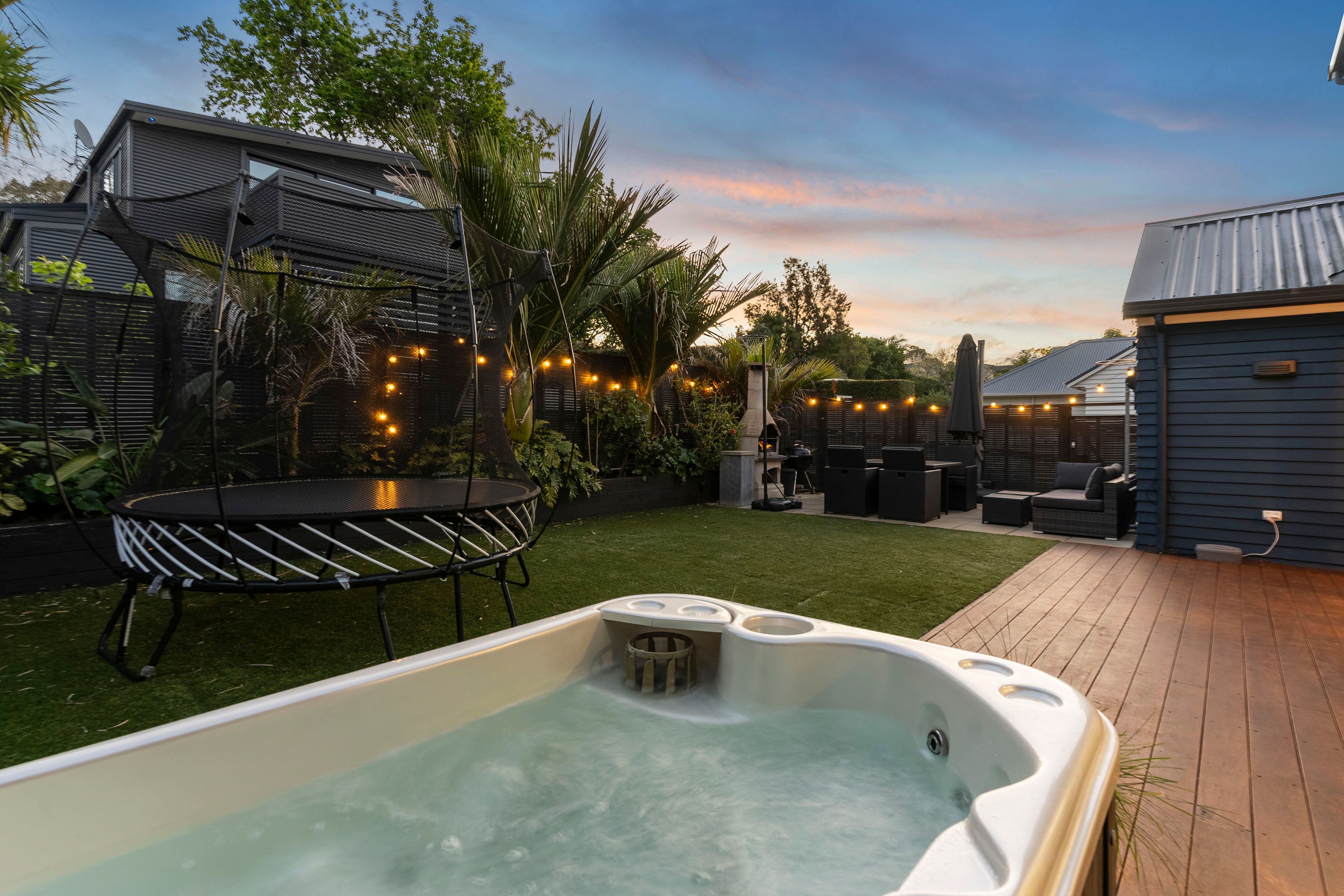 54 Waiohua Road, Greenlane, Auckland City