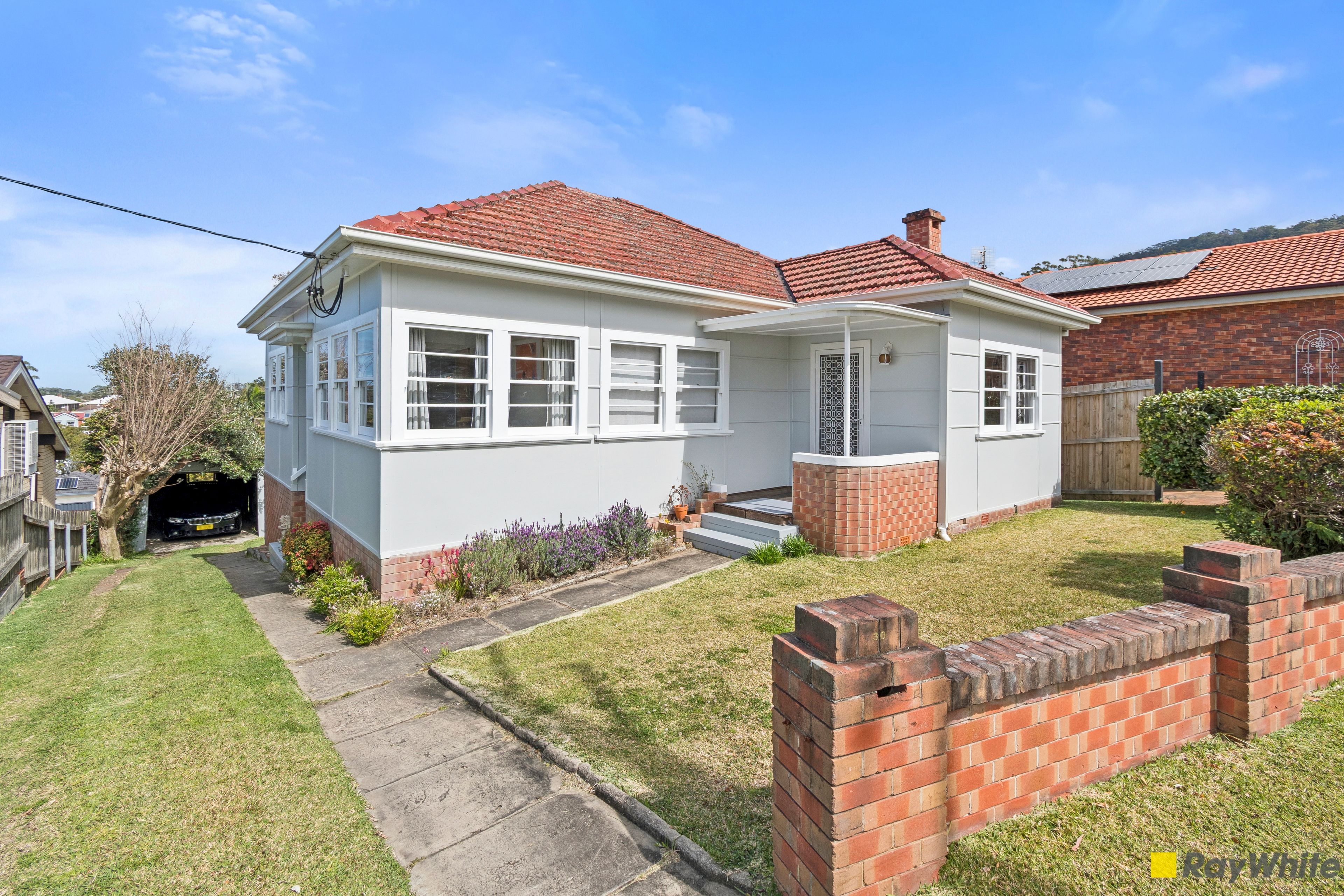 30 Hillcrest Avenue — photo from Ray White Woonona