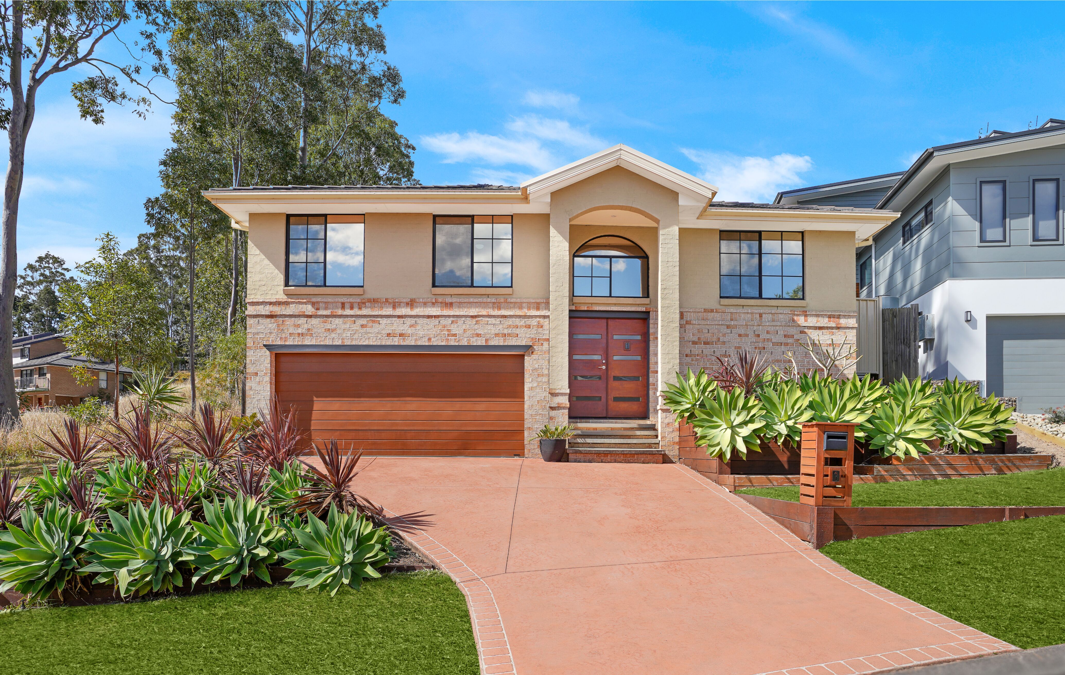 1 Hayden Close